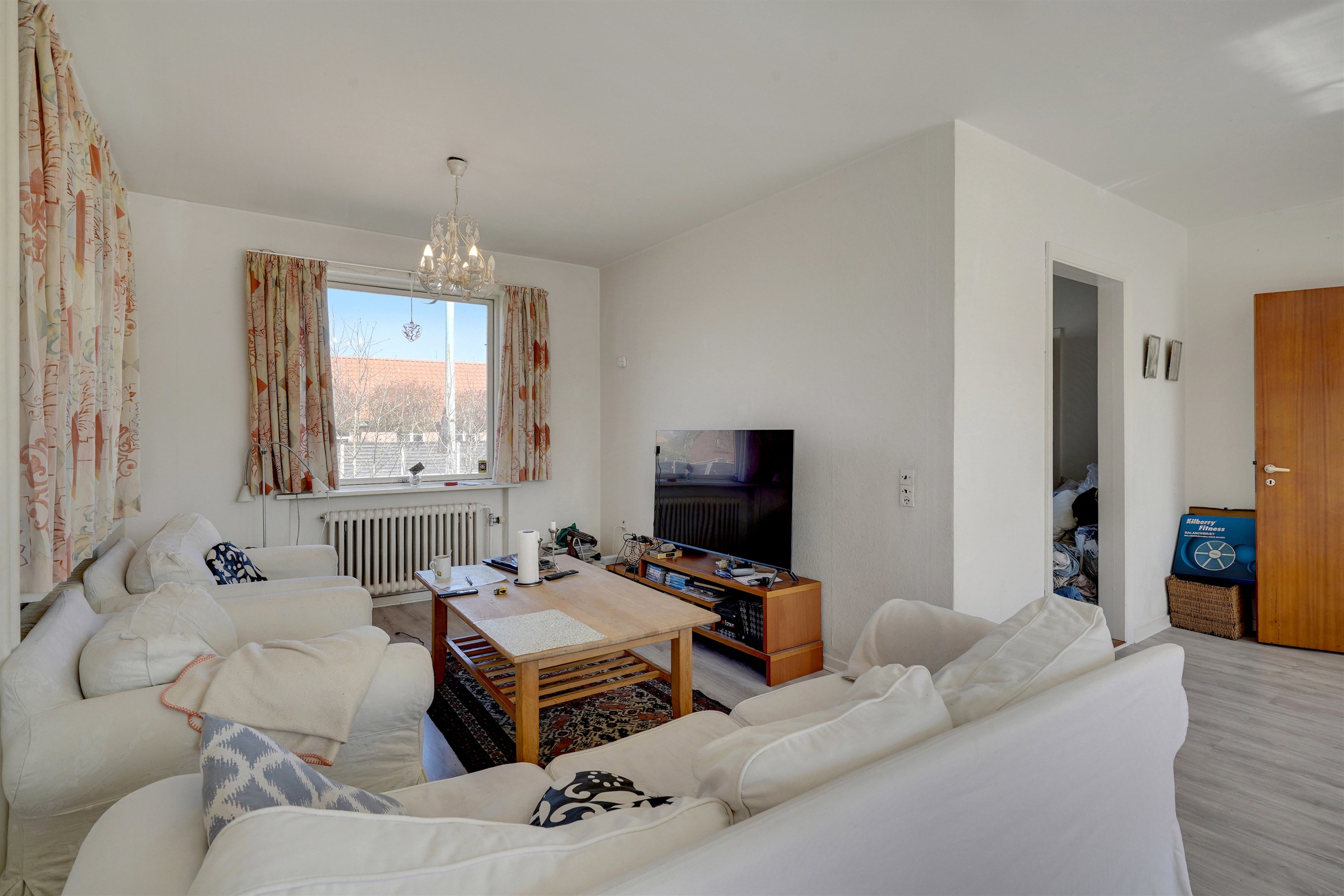 Fremhævet stue billede i fuldskærmstilstand. Billede af Strandby Kirkevej 222, 6700 Esbjerg