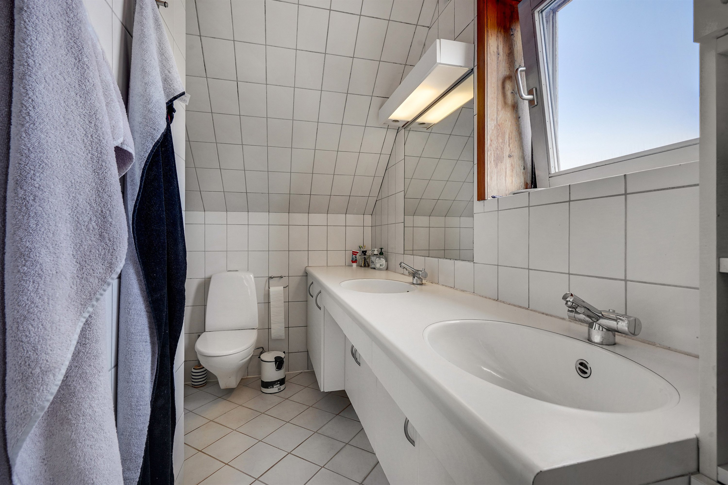 Fremhævet badeværelse billede i fuldskærmstilstand. Billede af Strandby Kirkevej 222, 6700 Esbjerg