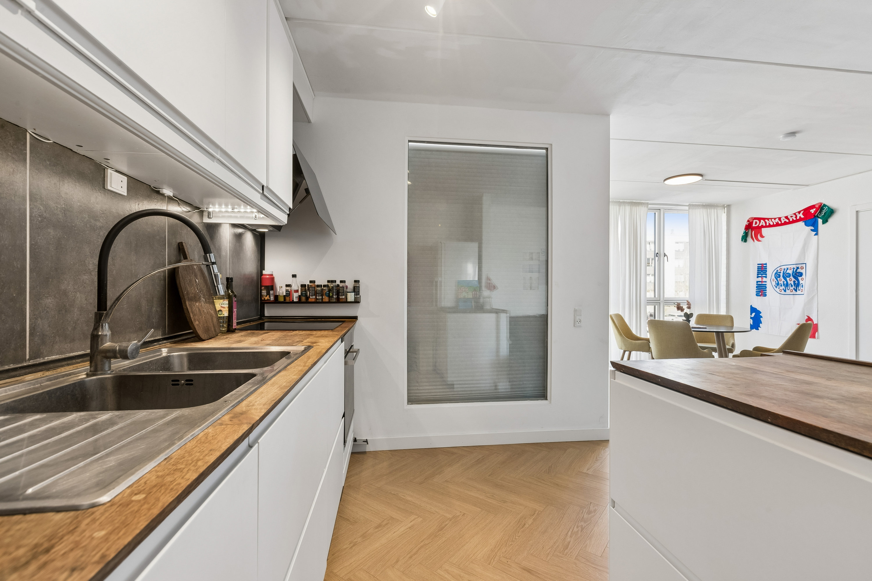 Fremhævet køkken billede i fuldskærmstilstand. Billede af Birketinget 12, 1. 3., 2300 København S
