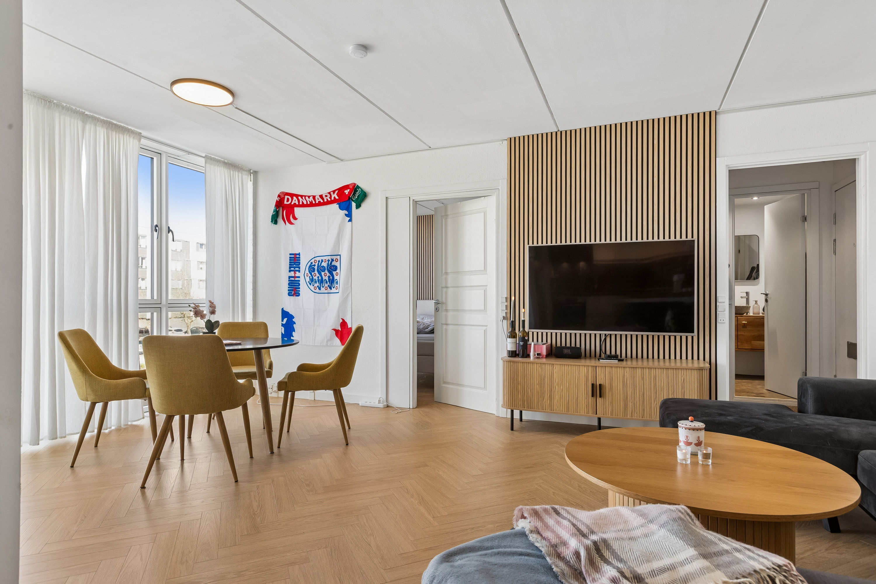 Fremhævet stue billede i fuldskærmstilstand. Billede af Birketinget 12, 1. 3., 2300 København S