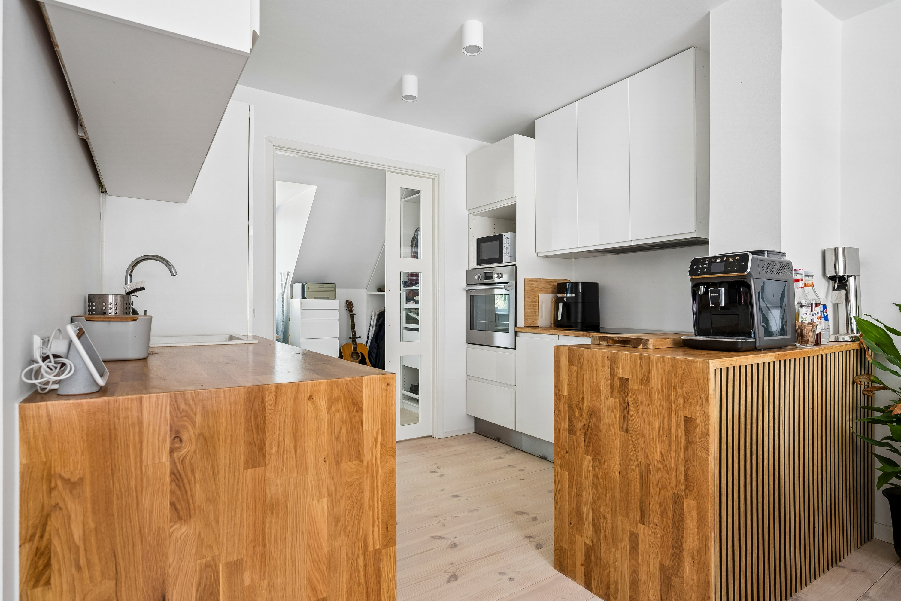 Fremhævet køkken billede i fuldskærmstilstand. Billede af Kollelevbakken 9C, 1. th., 2830 Virum