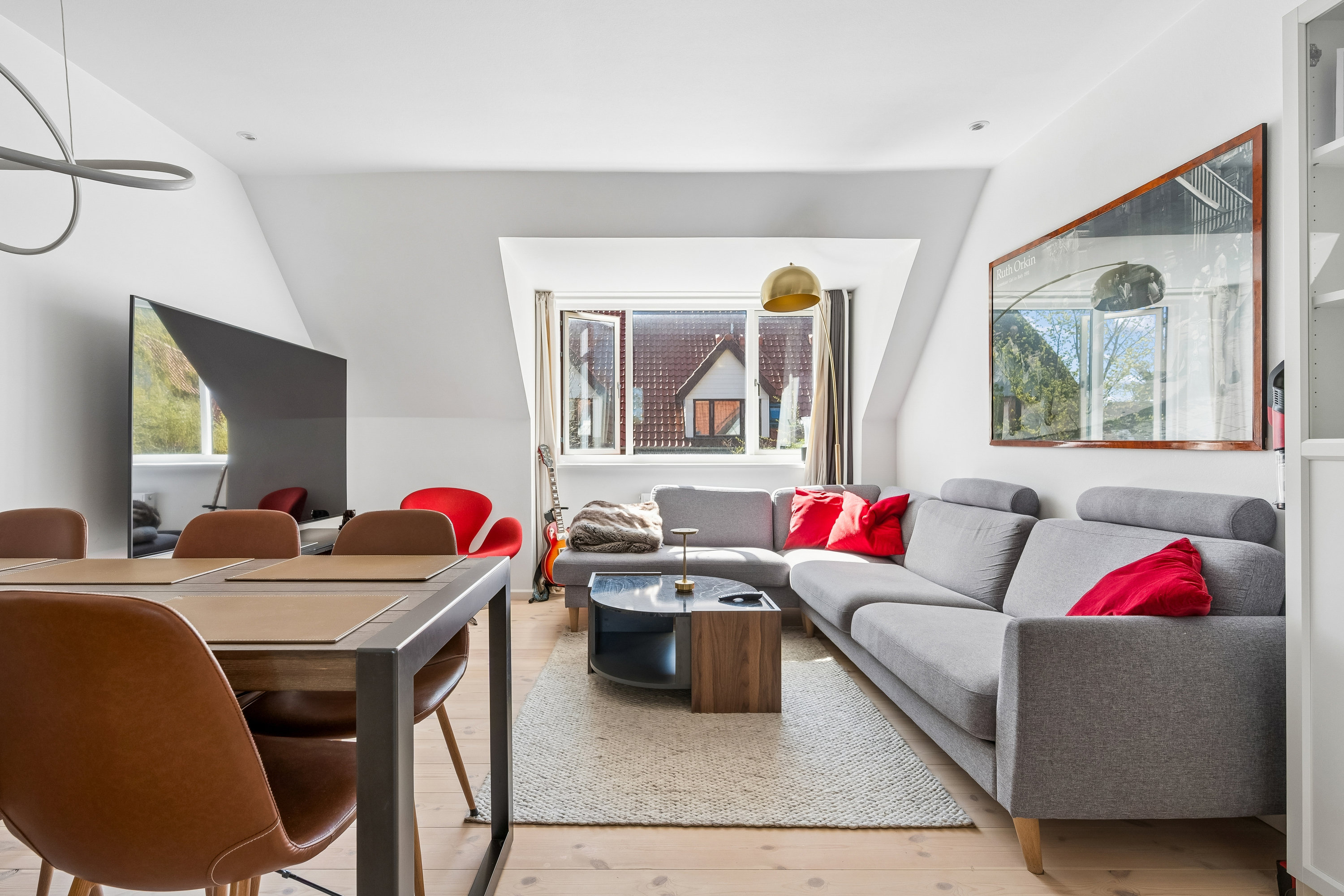 Fremhævet stue billede i fuldskærmstilstand. Billede af Kollelevbakken 9C, 1. th., 2830 Virum