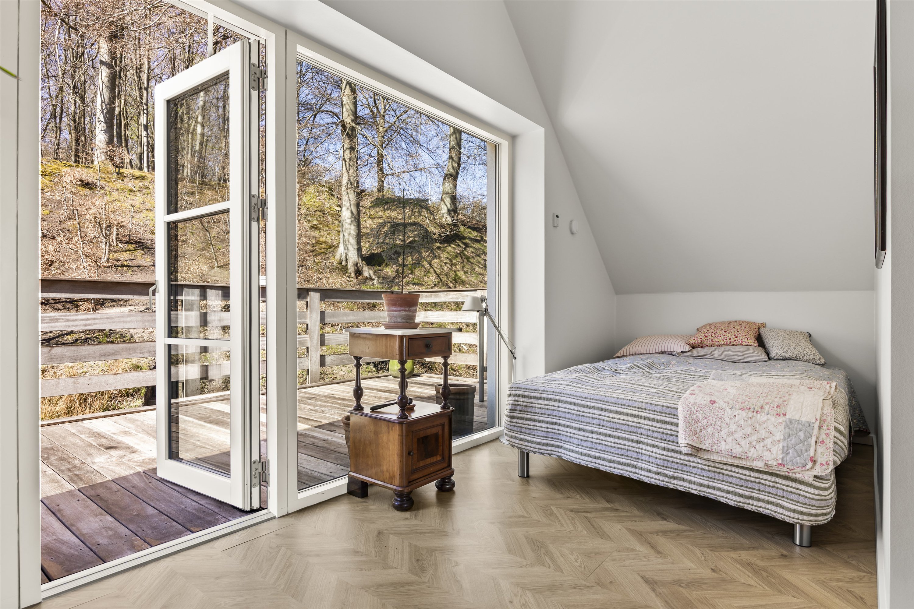 Fremhævet andet billede i fuldskærmstilstand. Billede af Nordre Strandvej 87B, Julebæk, 3150 Hellebæk