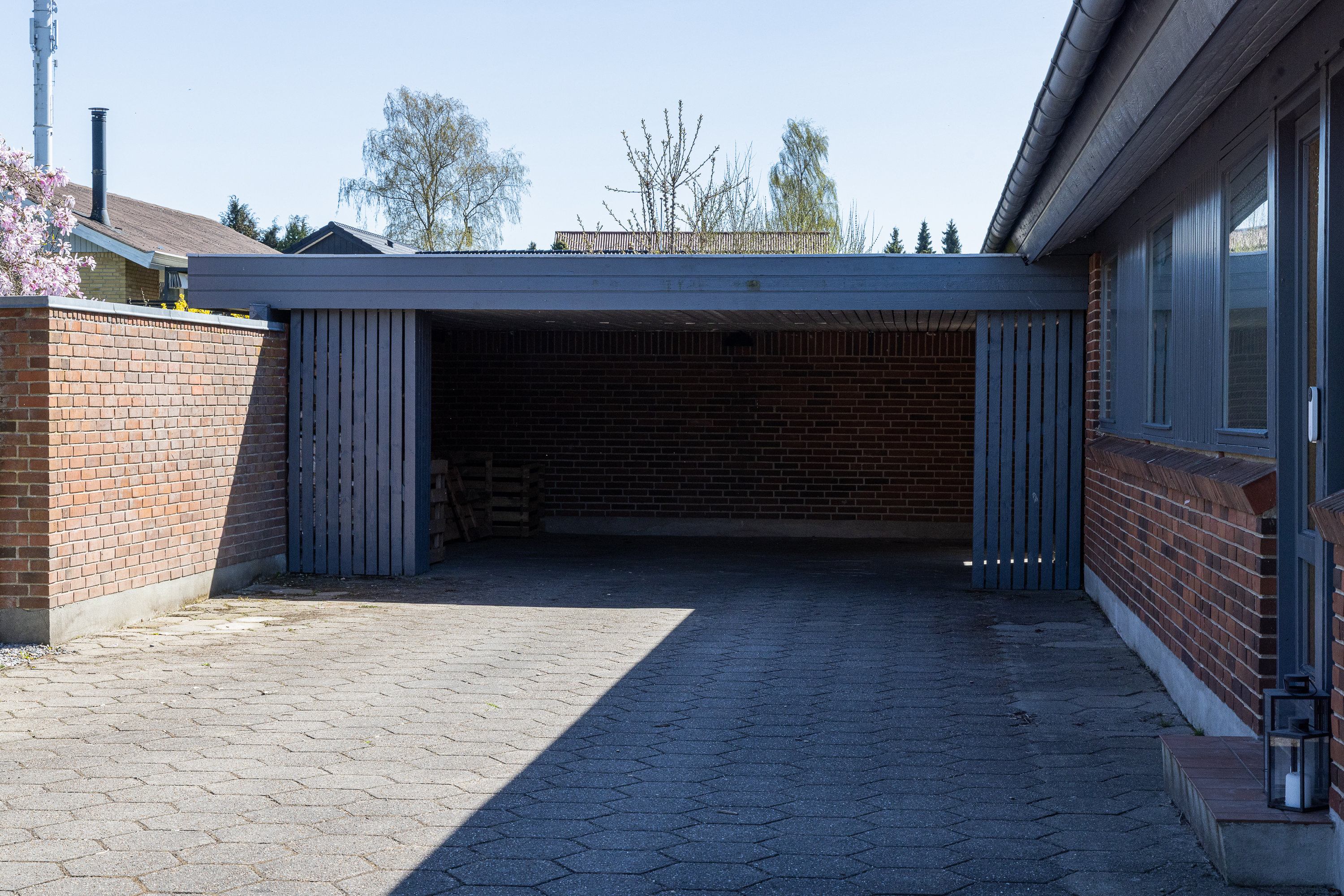 Fremhævet carport billede i fuldskærmstilstand. Billede af Svinglen 50, 8800 Viborg