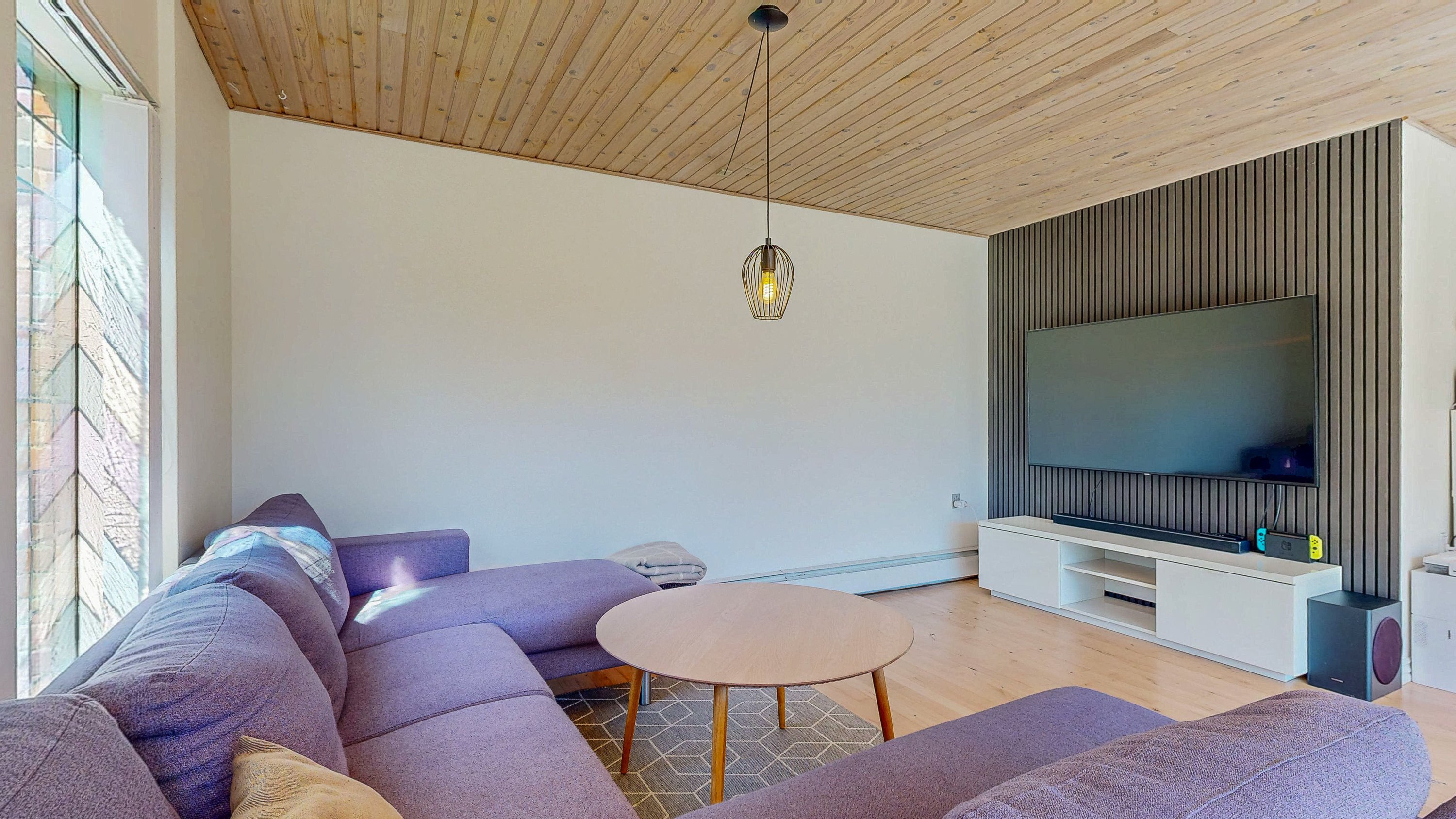 Fremhævet stue billede i fuldskærmstilstand. Billede af Svinglen 50, 8800 Viborg