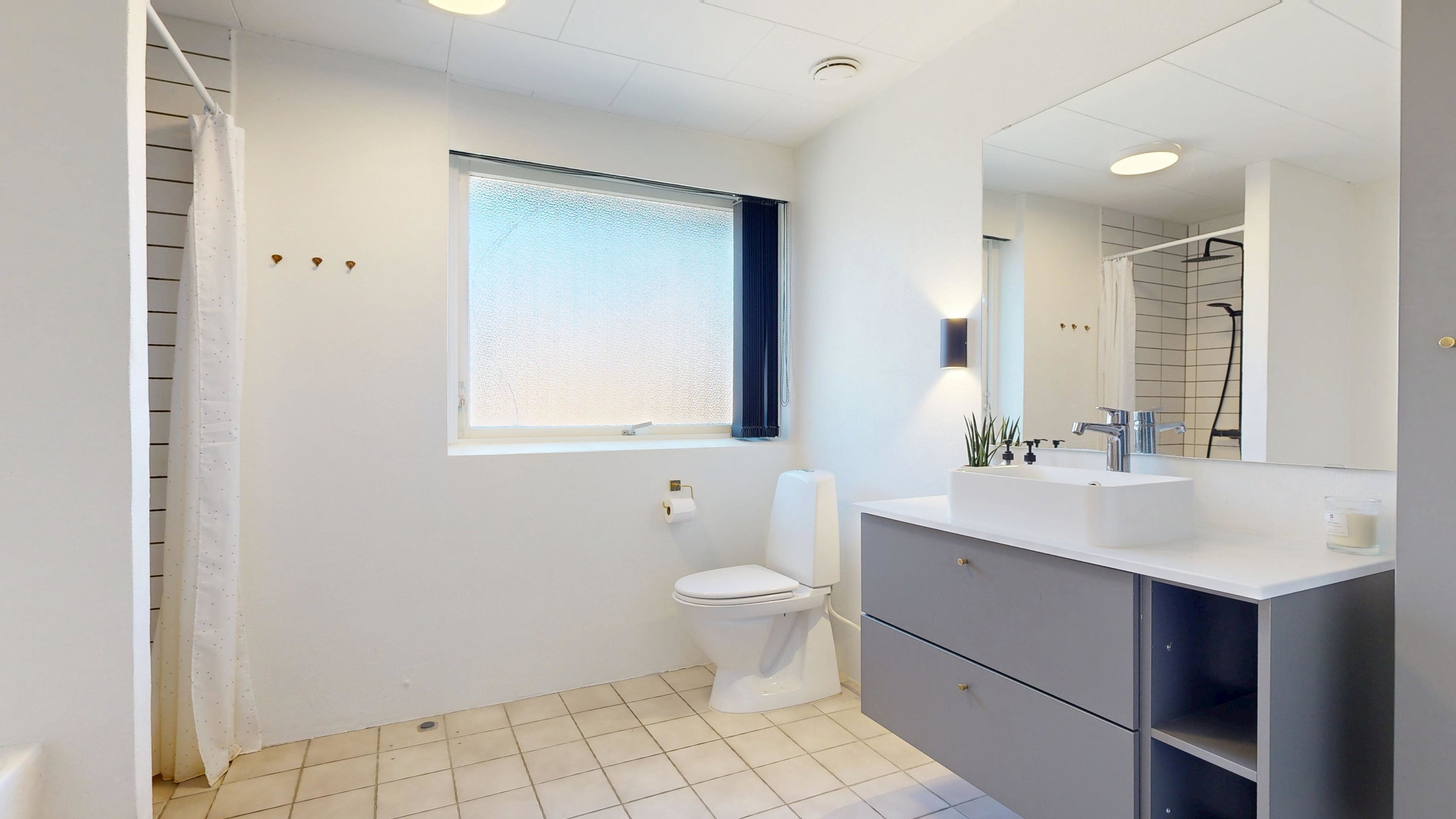 Fremhævet badeværelse billede i fuldskærmstilstand. Billede af Svinglen 50, 8800 Viborg