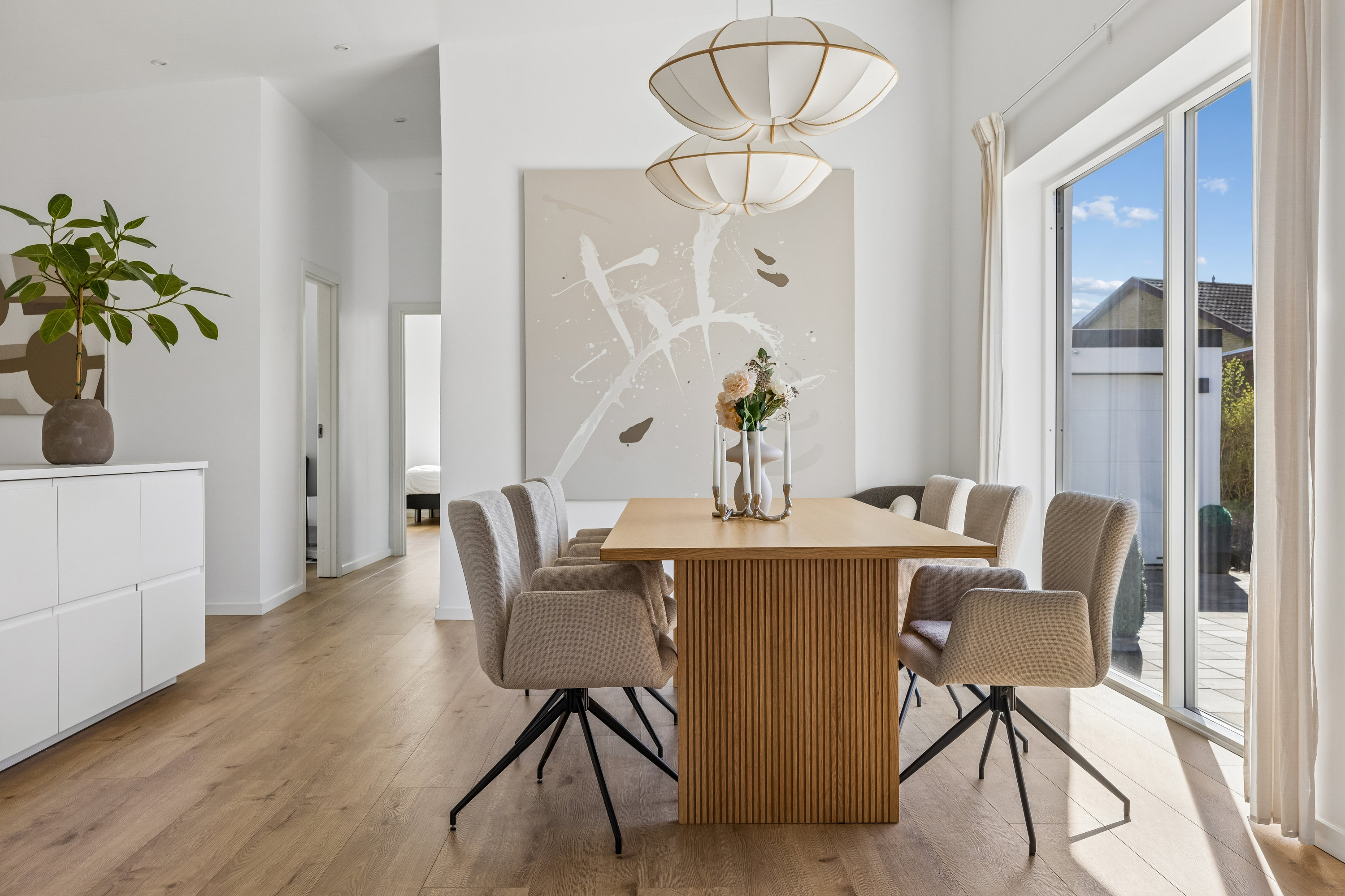 Fremhævet stue billede i fuldskærmstilstand. Billede af Holstedvej 37, Bolbro, 5200 Odense V