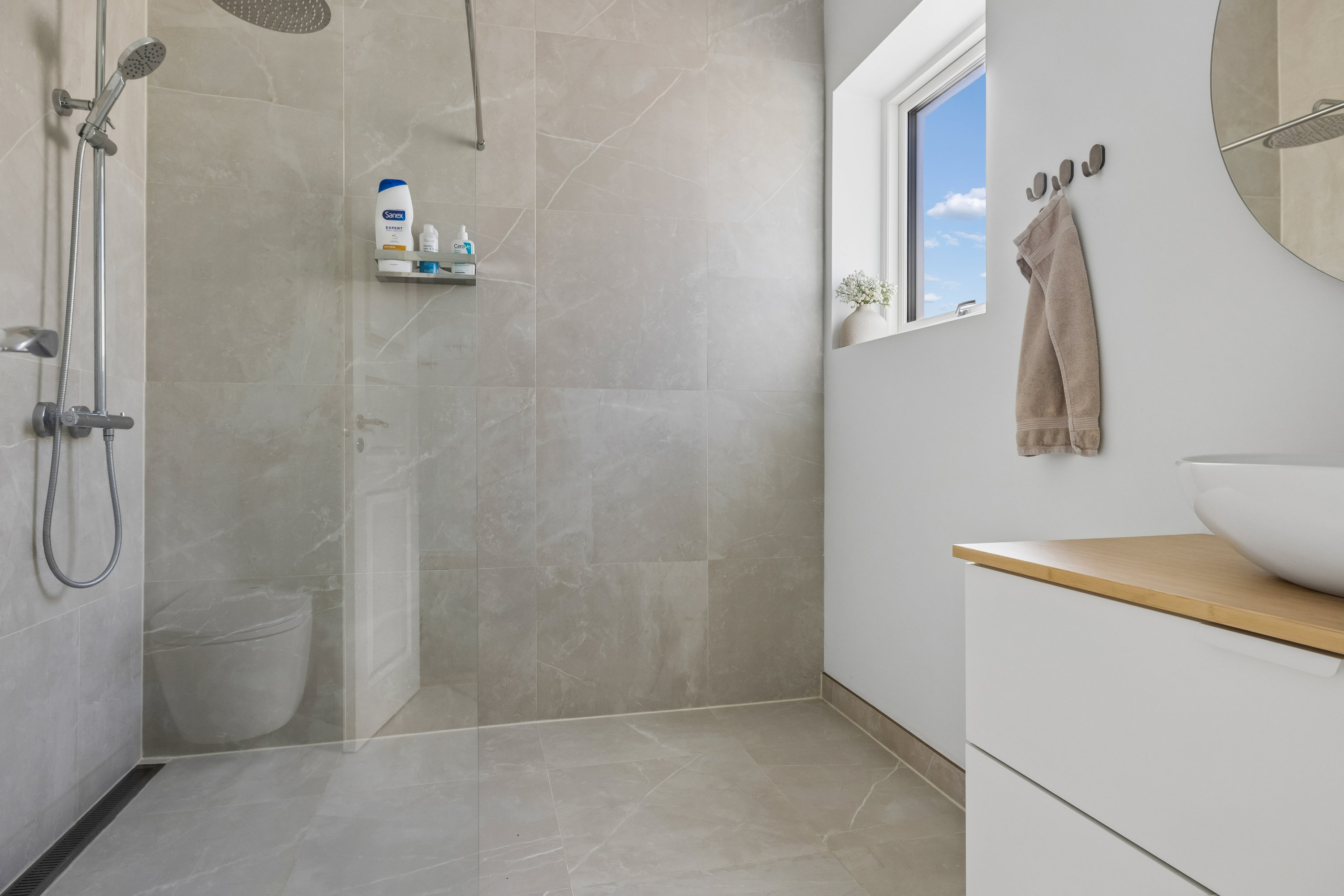 Fremhævet badeværelse billede i fuldskærmstilstand. Billede af Holstedvej 37, Bolbro, 5200 Odense V