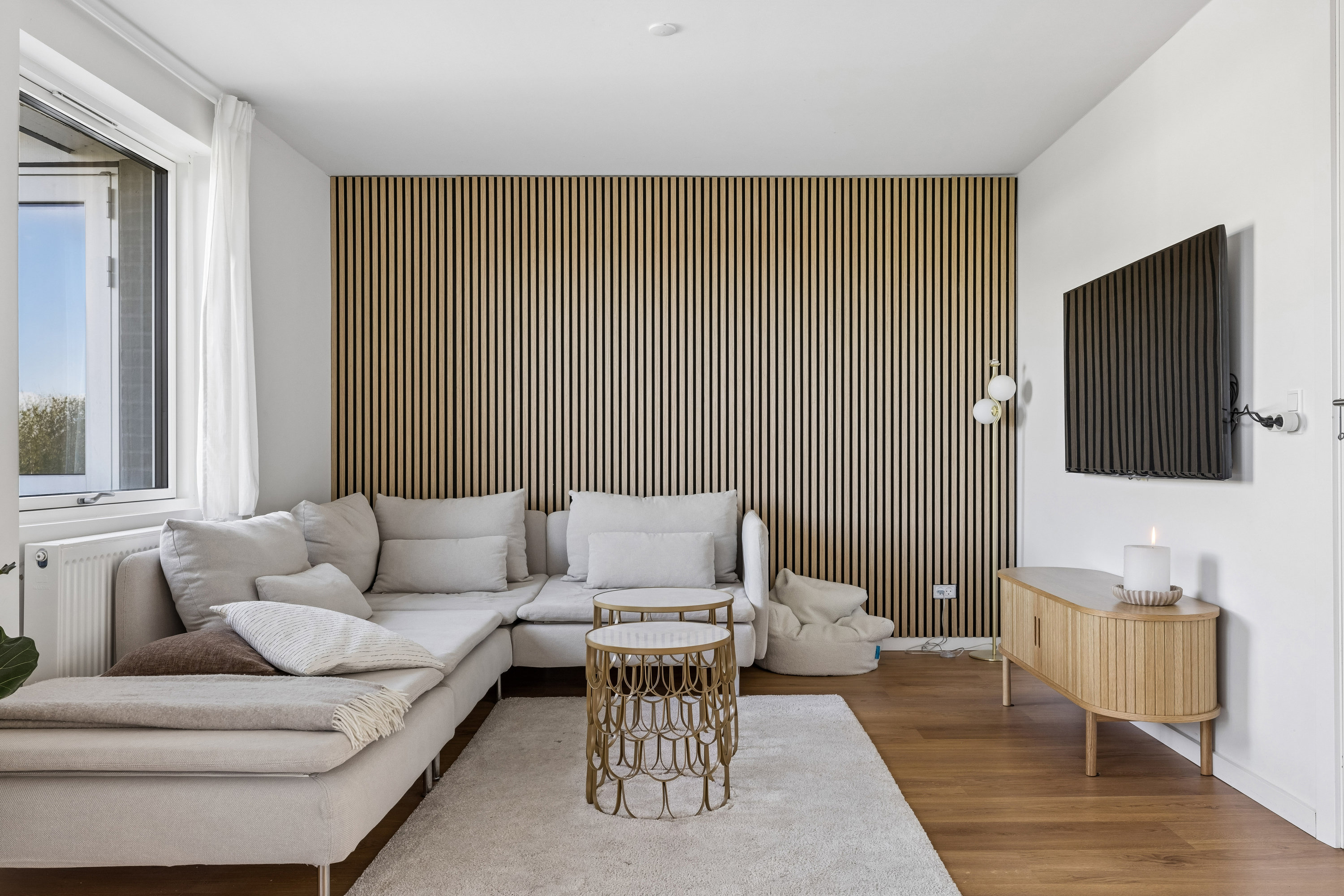 Fremhævet stue billede i fuldskærmstilstand. Billede af Musvågevej 13, Snestrup, 5210 Odense NV