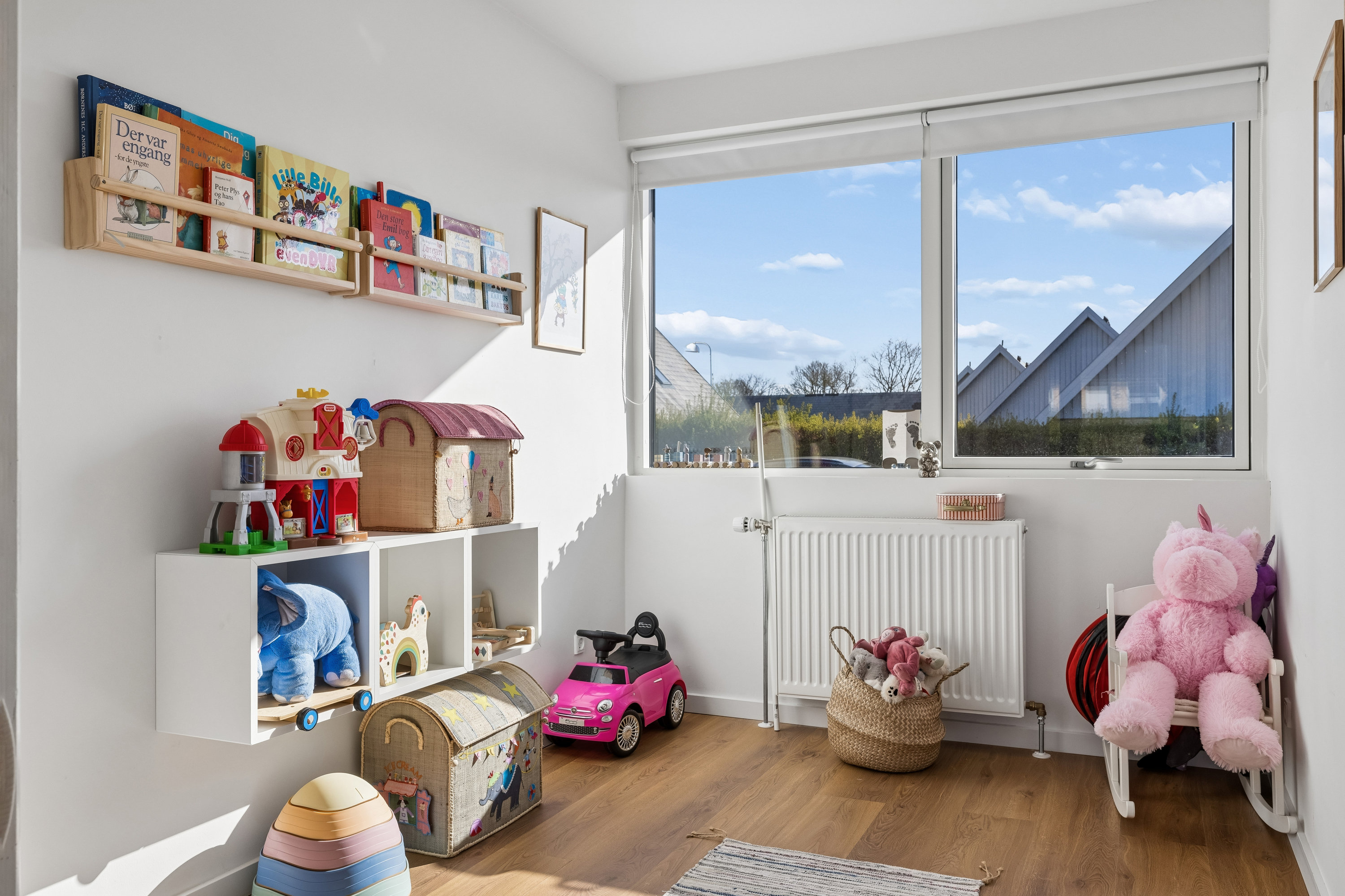 Fremhævet stue billede i fuldskærmstilstand. Billede af Musvågevej 13, Snestrup, 5210 Odense NV