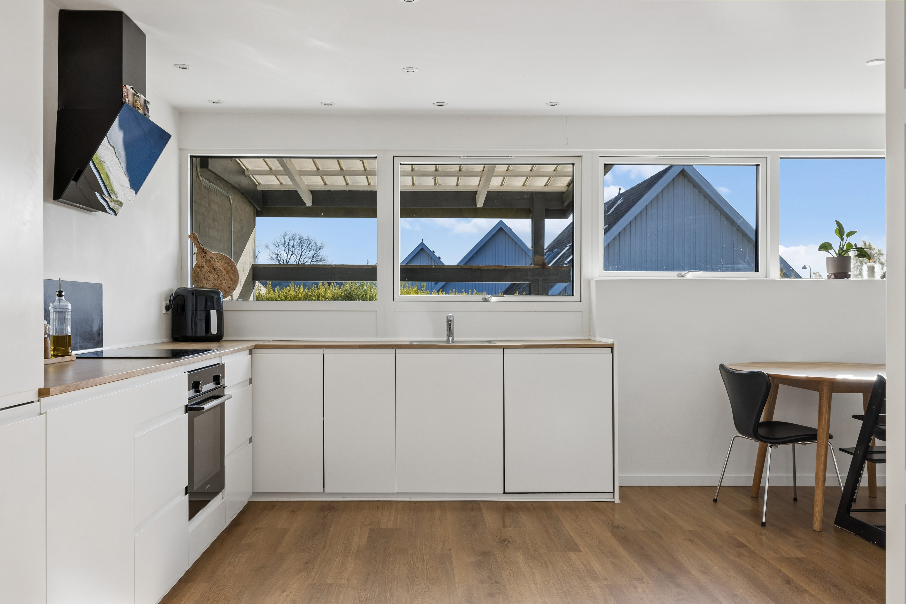 Fremhævet køkken billede i fuldskærmstilstand. Billede af Musvågevej 13, Snestrup, 5210 Odense NV