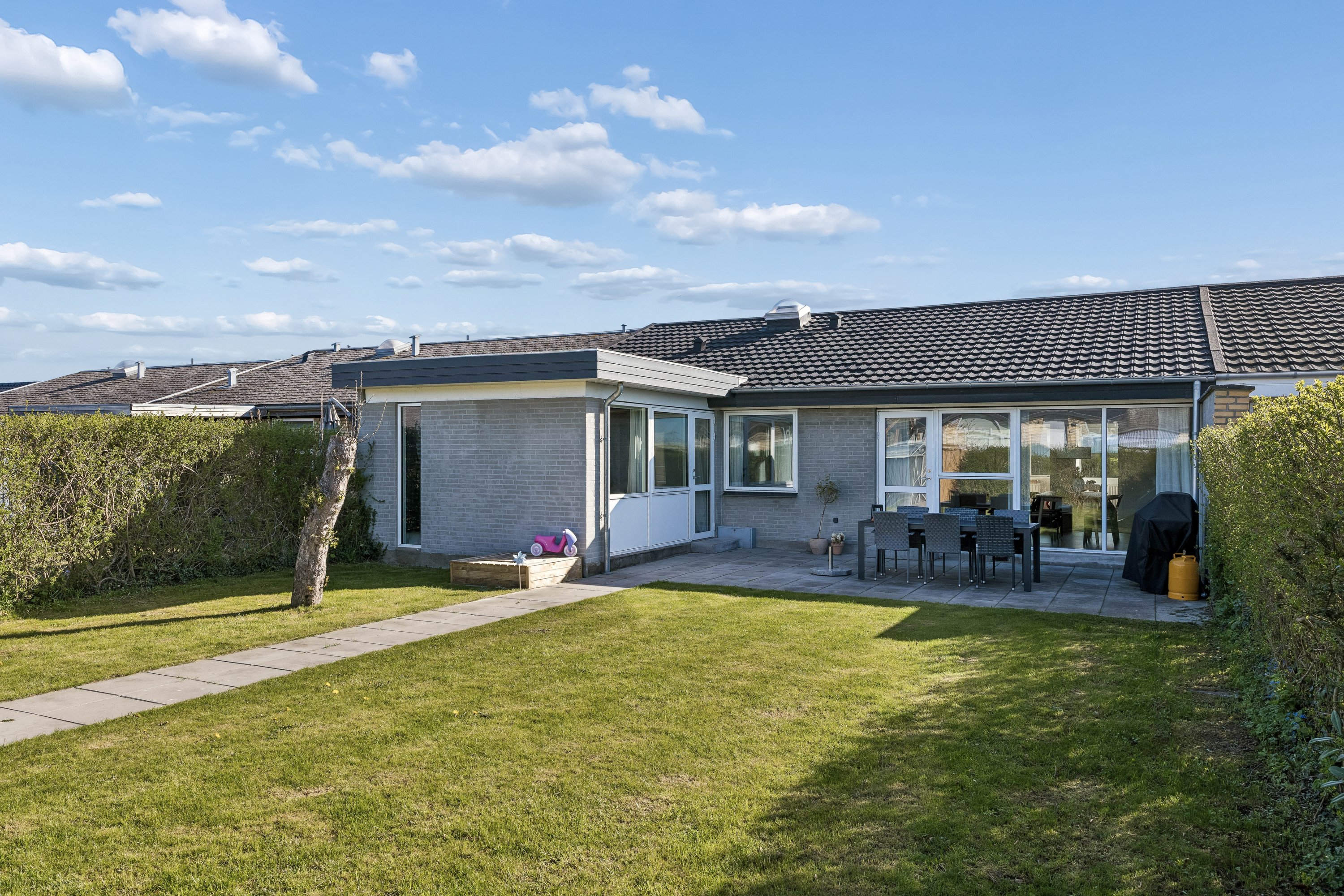 Fremhævet andet billede i fuldskærmstilstand. Billede af Musvågevej 13, Snestrup, 5210 Odense NV