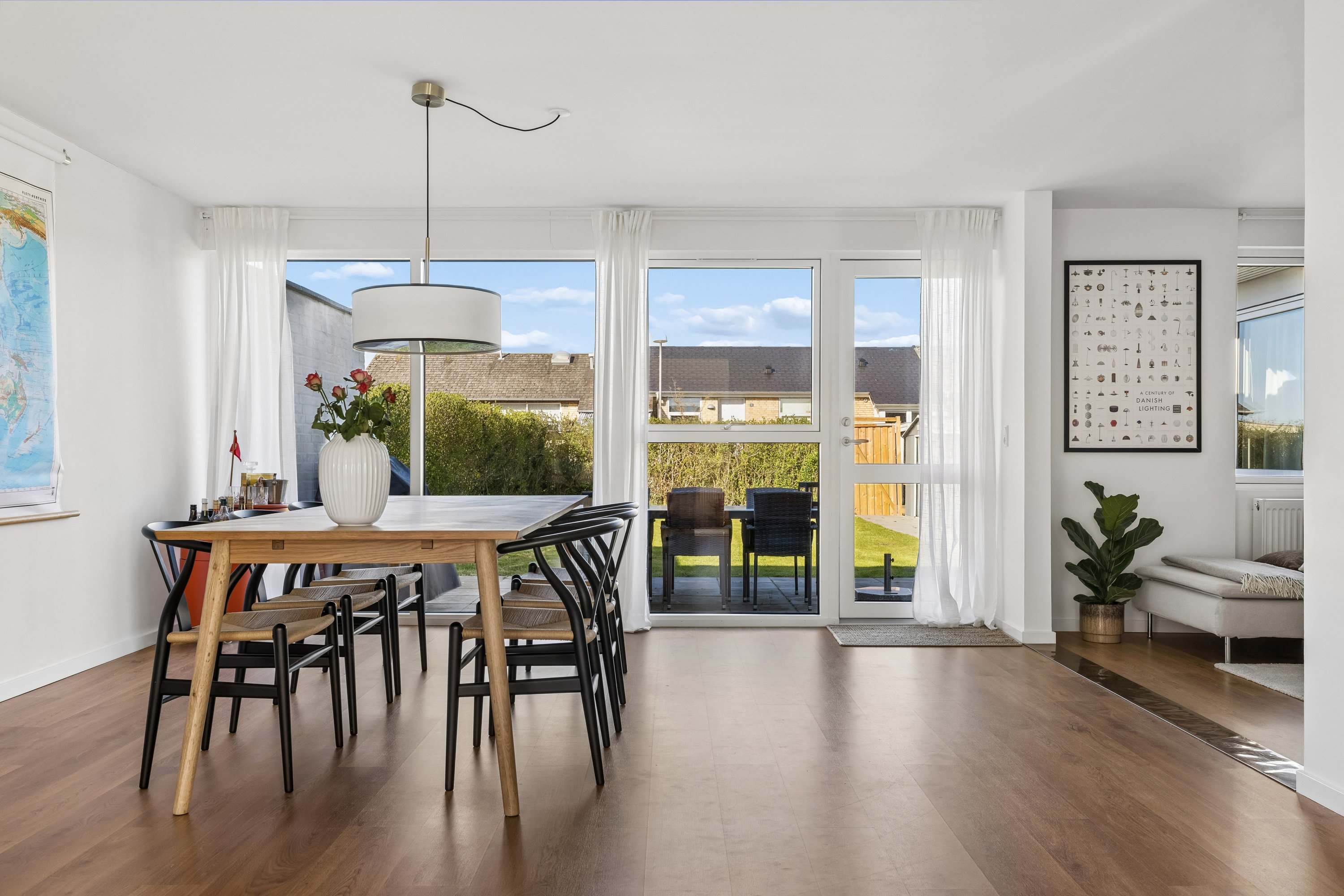 Fremhævet stue billede i fuldskærmstilstand. Billede af Musvågevej 13, Snestrup, 5210 Odense NV