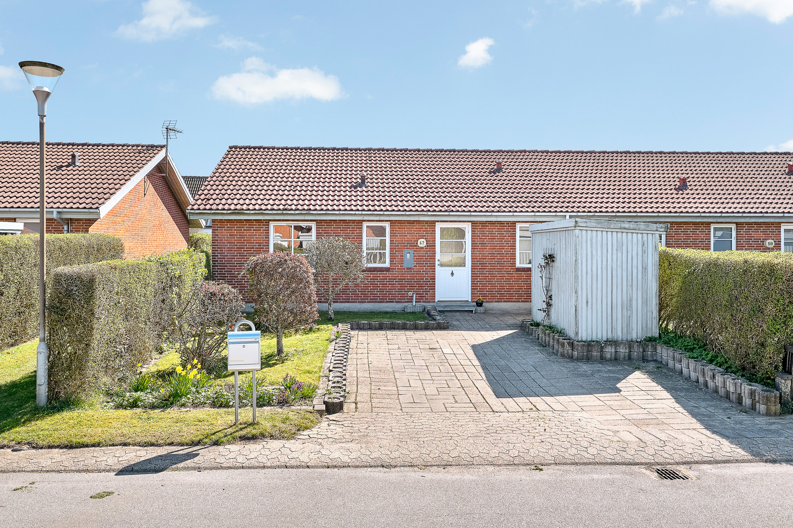 Fremhævet facade billede i fuldskærmstilstand. Billede af Solbærhaven 57, 8520 Lystrup