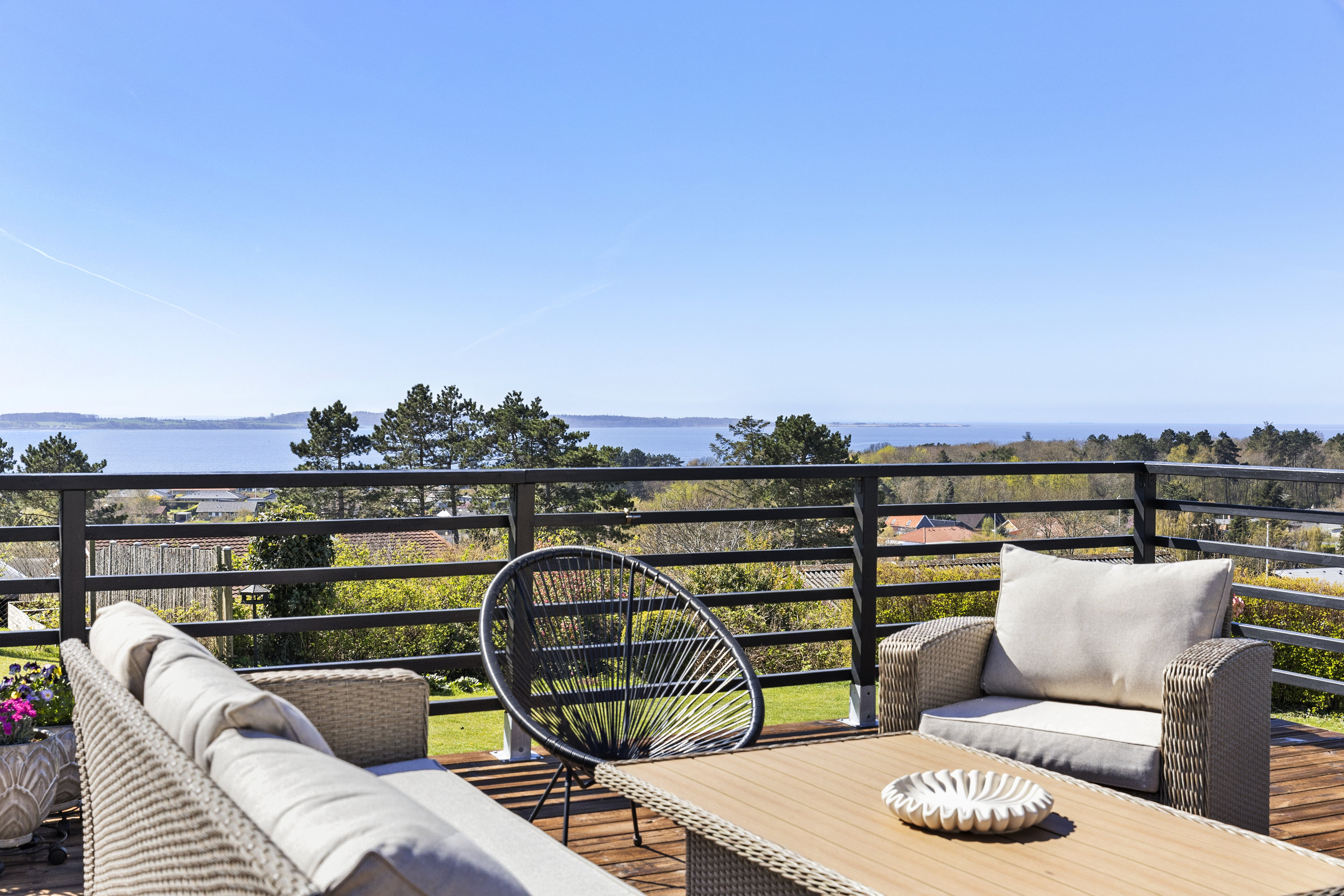 Fremhævet terrasse billede i fuldskærmstilstand. Billede af Granbakken 14, 4400 Kalundborg