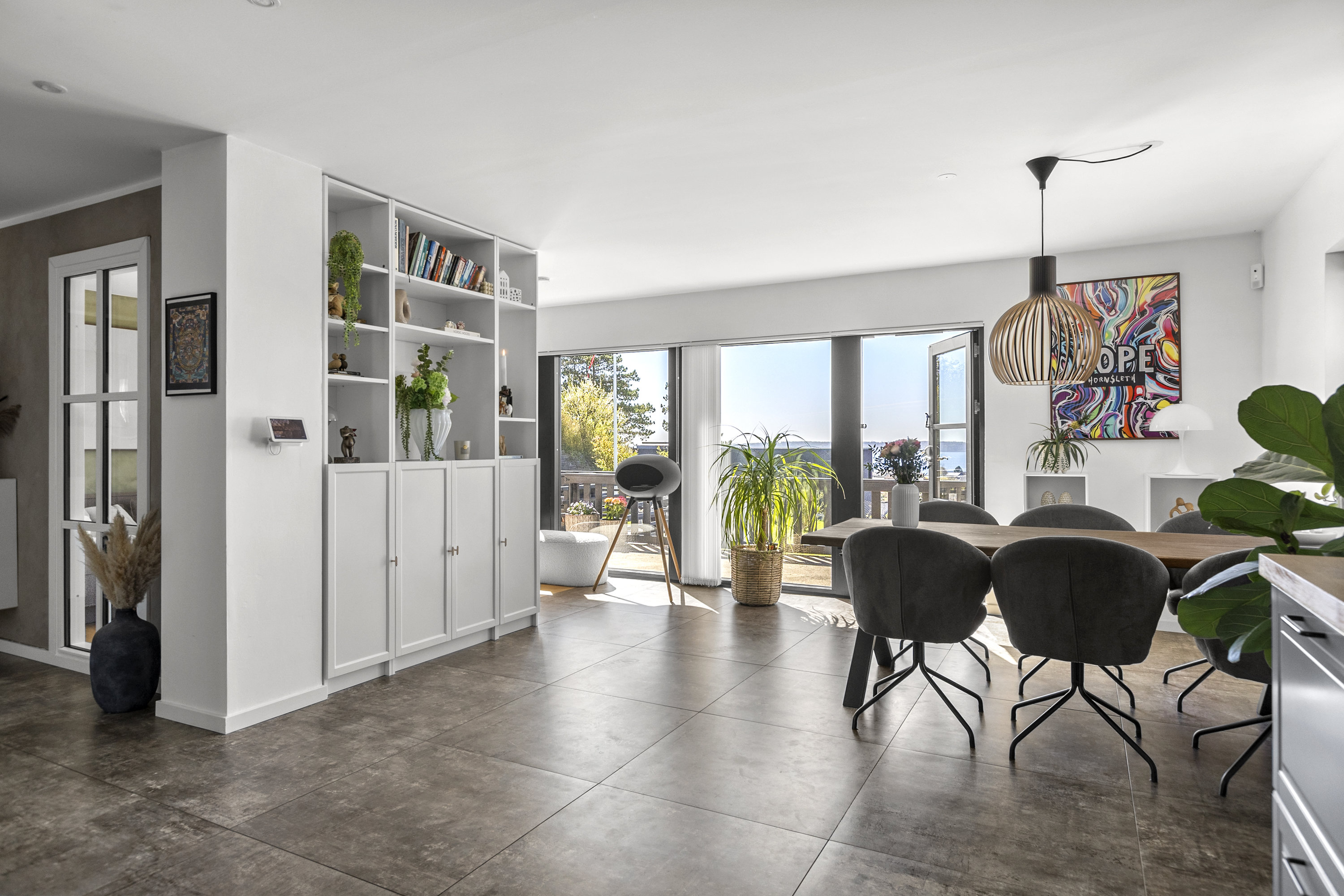 Fremhævet stue billede i fuldskærmstilstand. Billede af Granbakken 14, 4400 Kalundborg