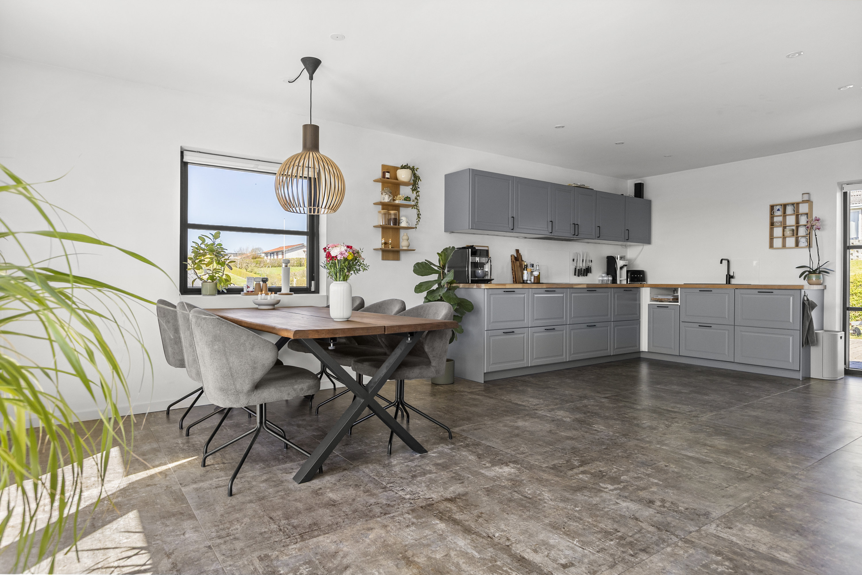 Fremhævet køkken billede i fuldskærmstilstand. Billede af Granbakken 14, 4400 Kalundborg