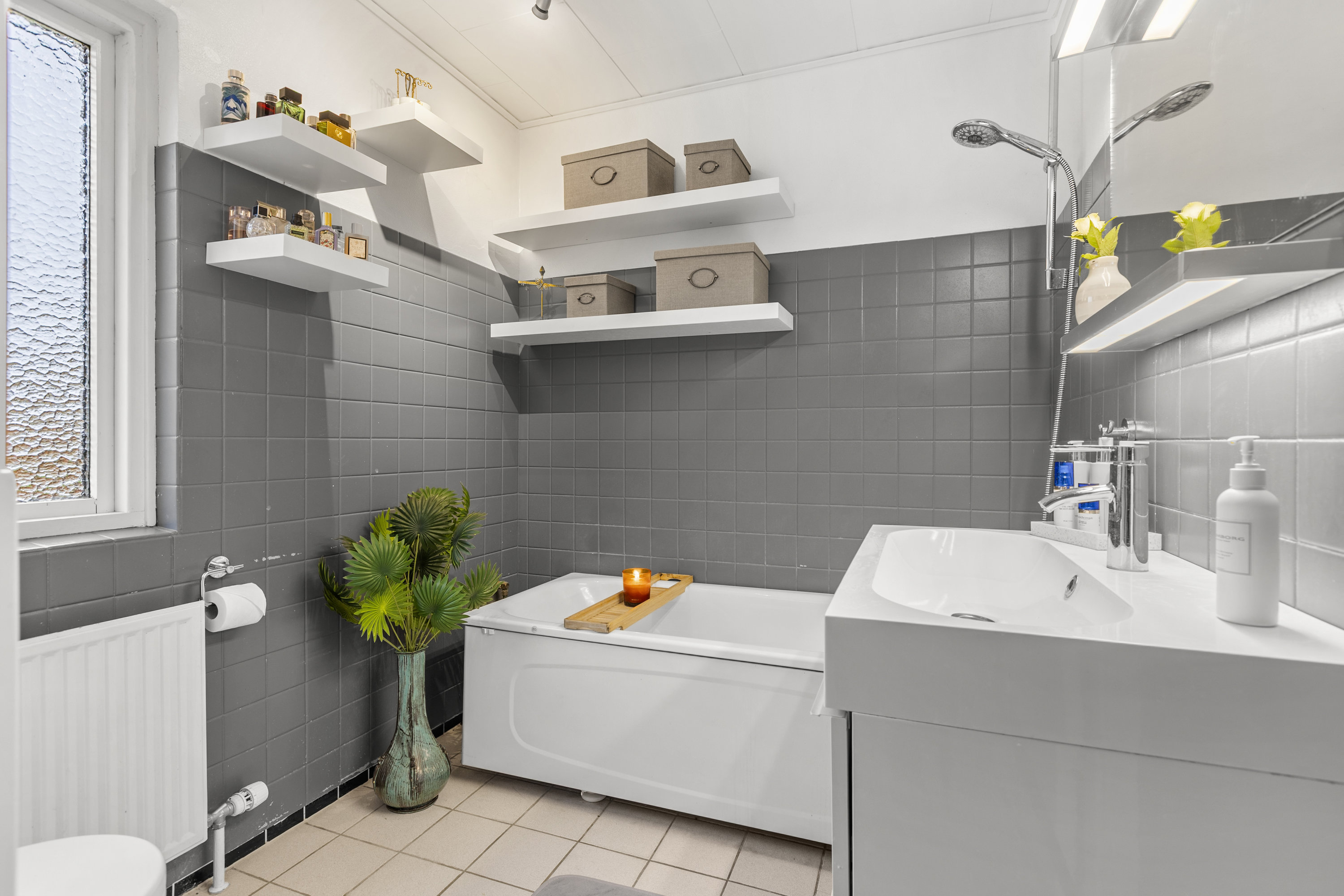 Fremhævet badeværelse billede i fuldskærmstilstand. Billede af Sønderås 57, 4200 Slagelse