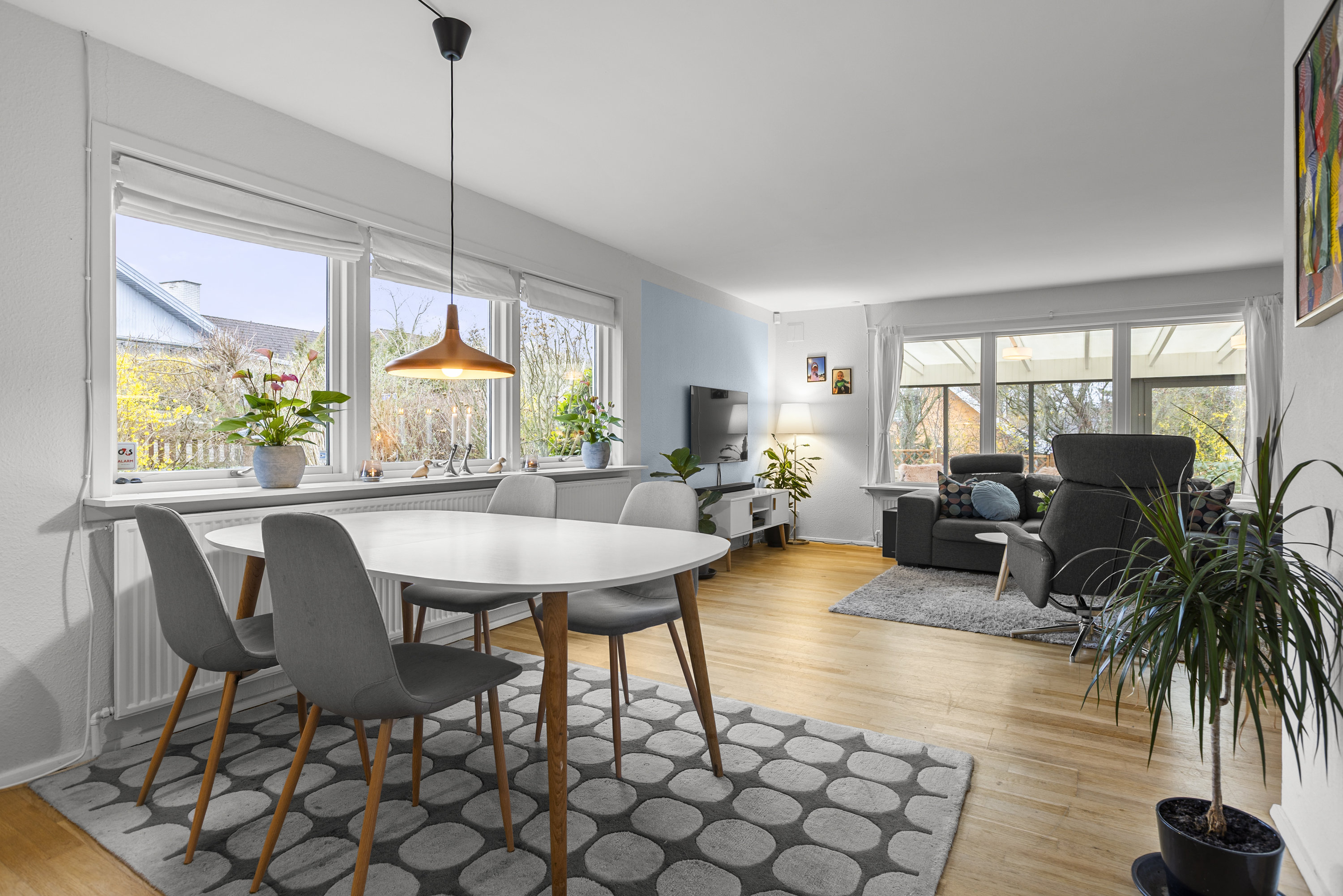 Fremhævet stue billede i fuldskærmstilstand. Billede af Sønderås 57, 4200 Slagelse