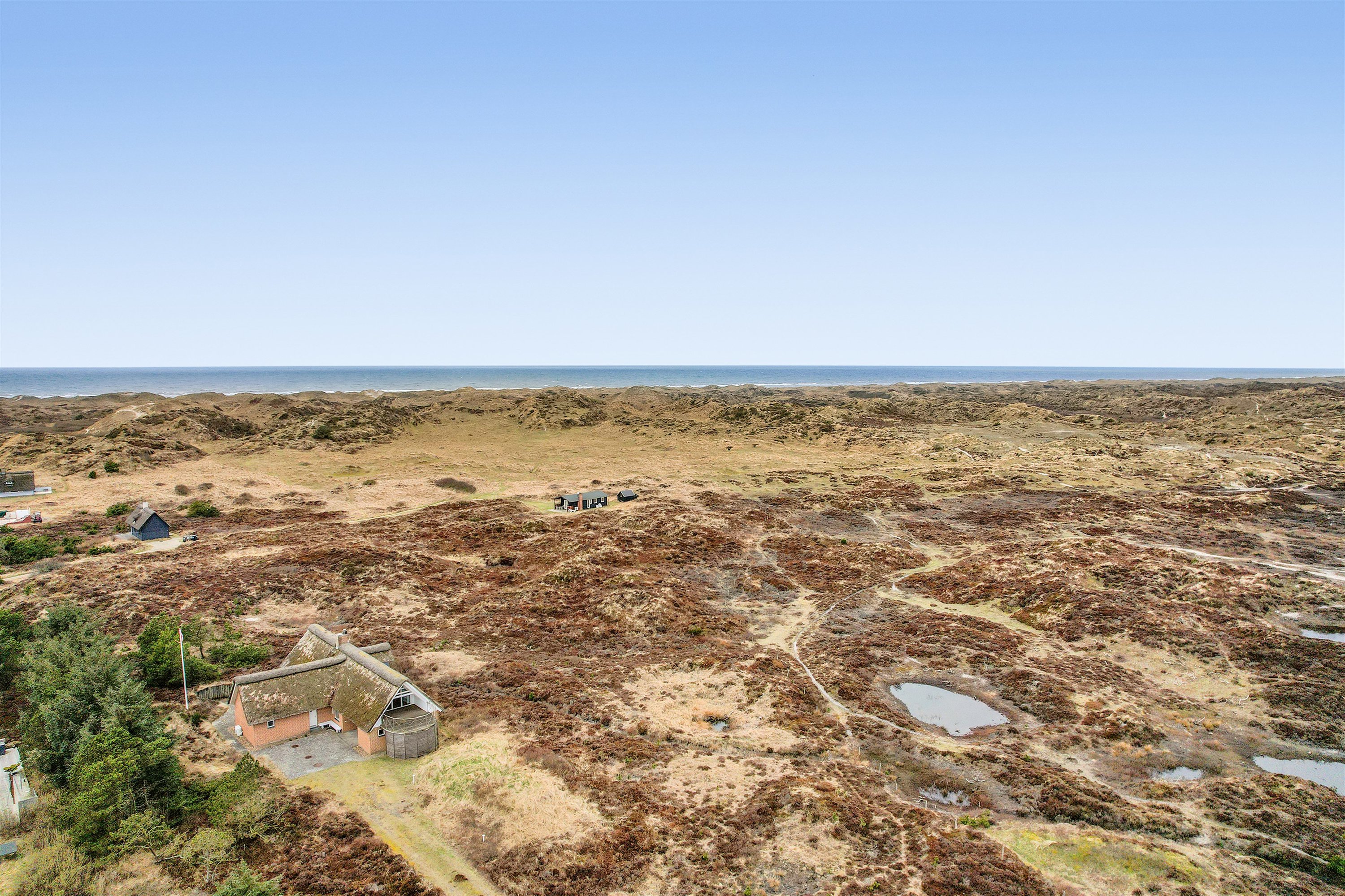 Fritidshus: Luftfoto på Gøgevej 61, Henne Strand, 6854 Henne
