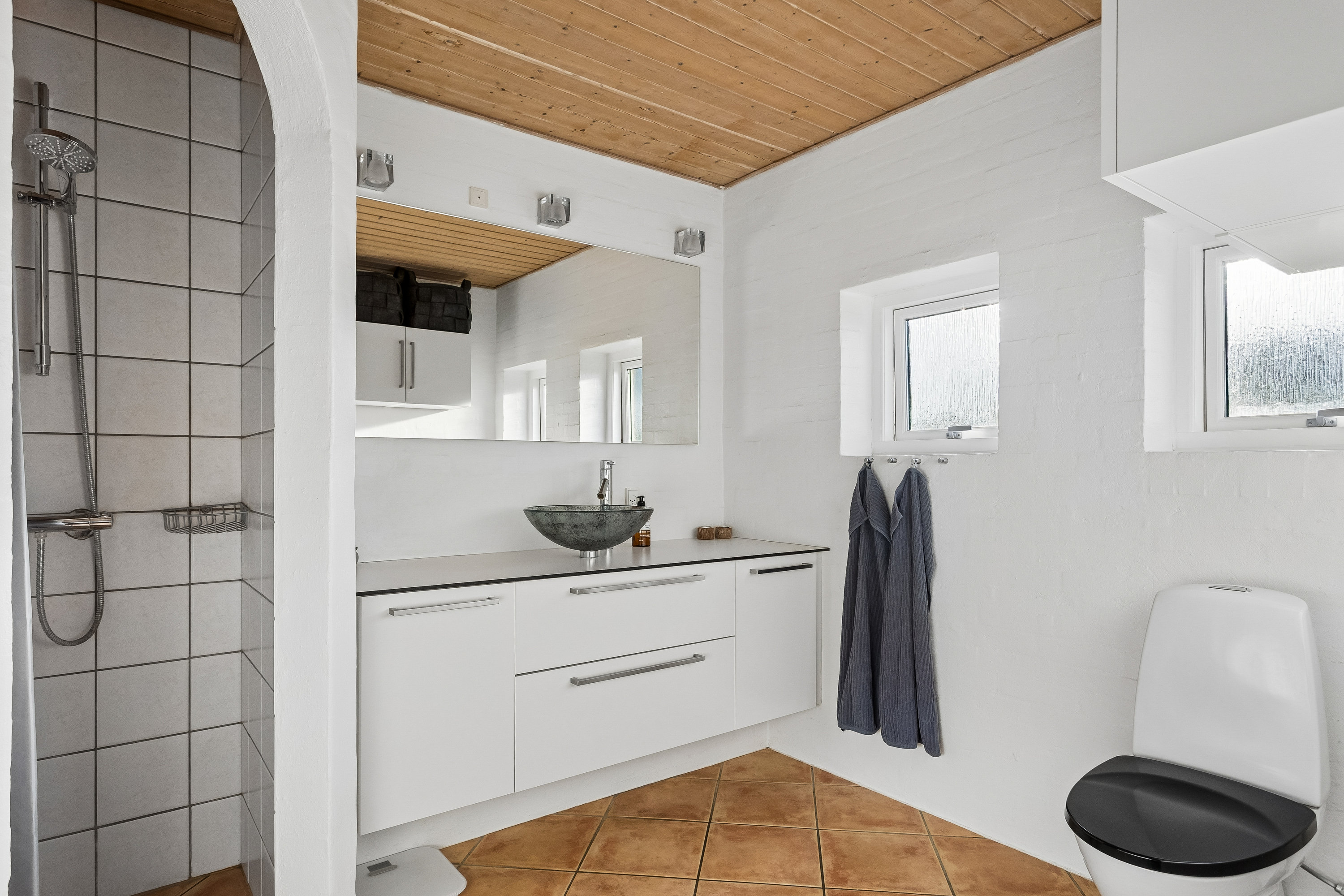 Fremhævet badeværelse billede i fuldskærmstilstand. Billede af P.S. Krøyers Vej 1, 7500 Holstebro