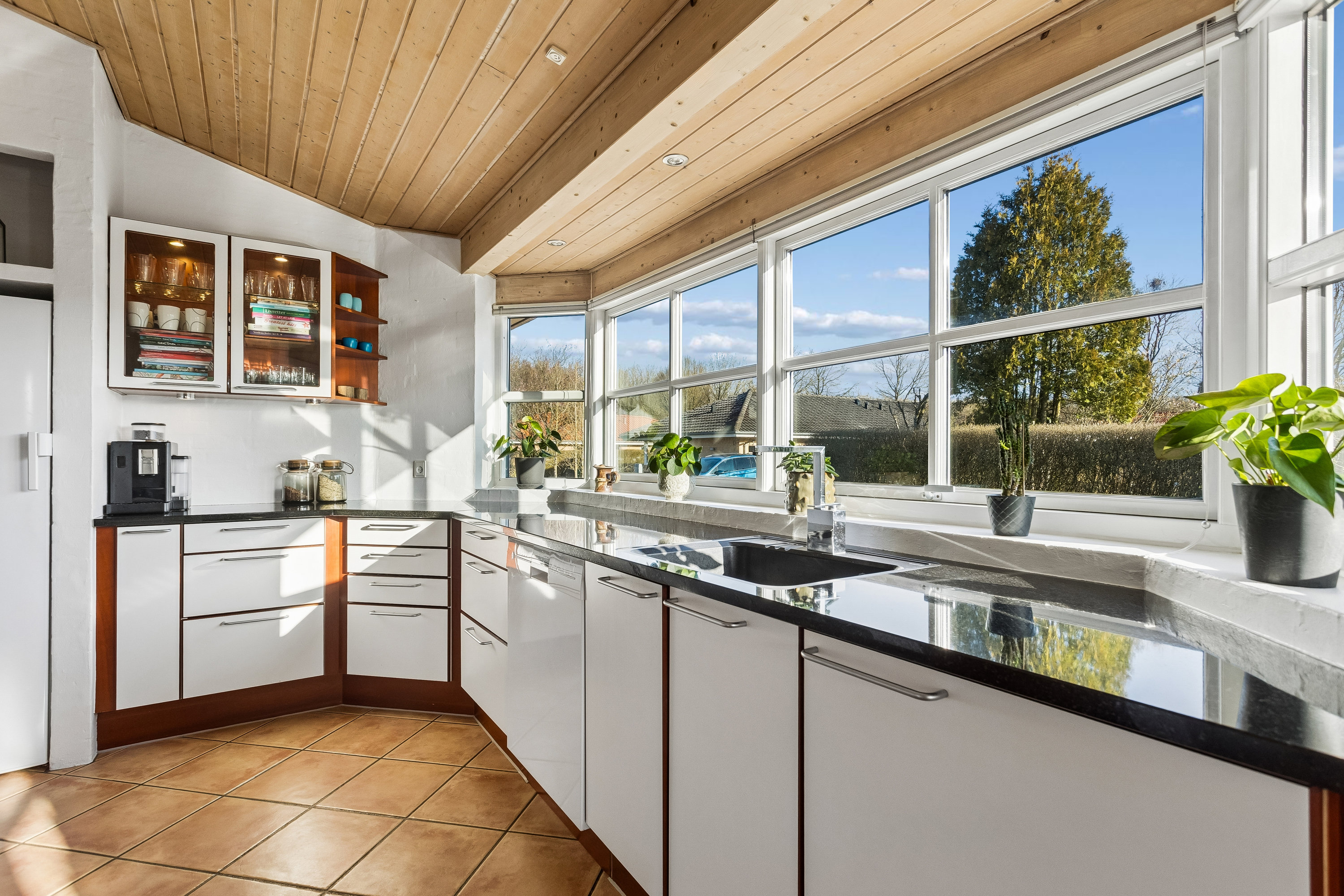 Fremhævet køkken billede i fuldskærmstilstand. Billede af P.S. Krøyers Vej 1, 7500 Holstebro