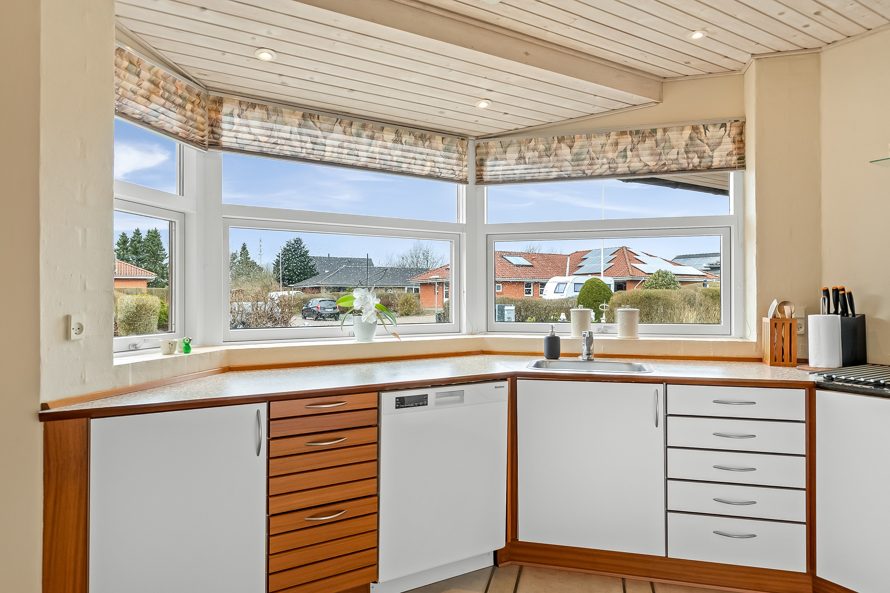 Fremhævet køkken alrum billede i fuldskærmstilstand. Billede af Nybovej 79, Ny Nørup, 7182 Bredsten