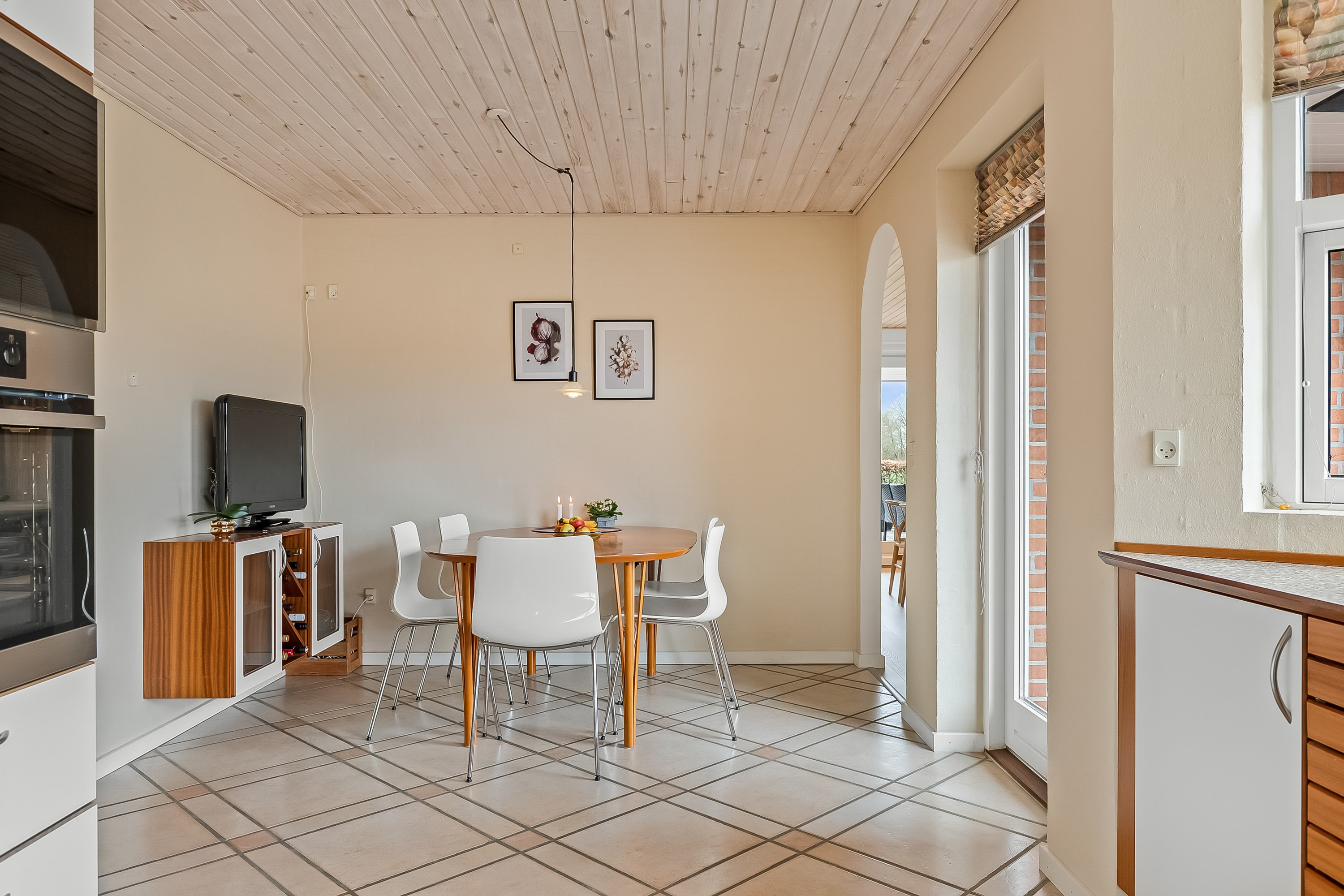 Fremhævet køkken alrum billede i fuldskærmstilstand. Billede af Nybovej 79, Ny Nørup, 7182 Bredsten