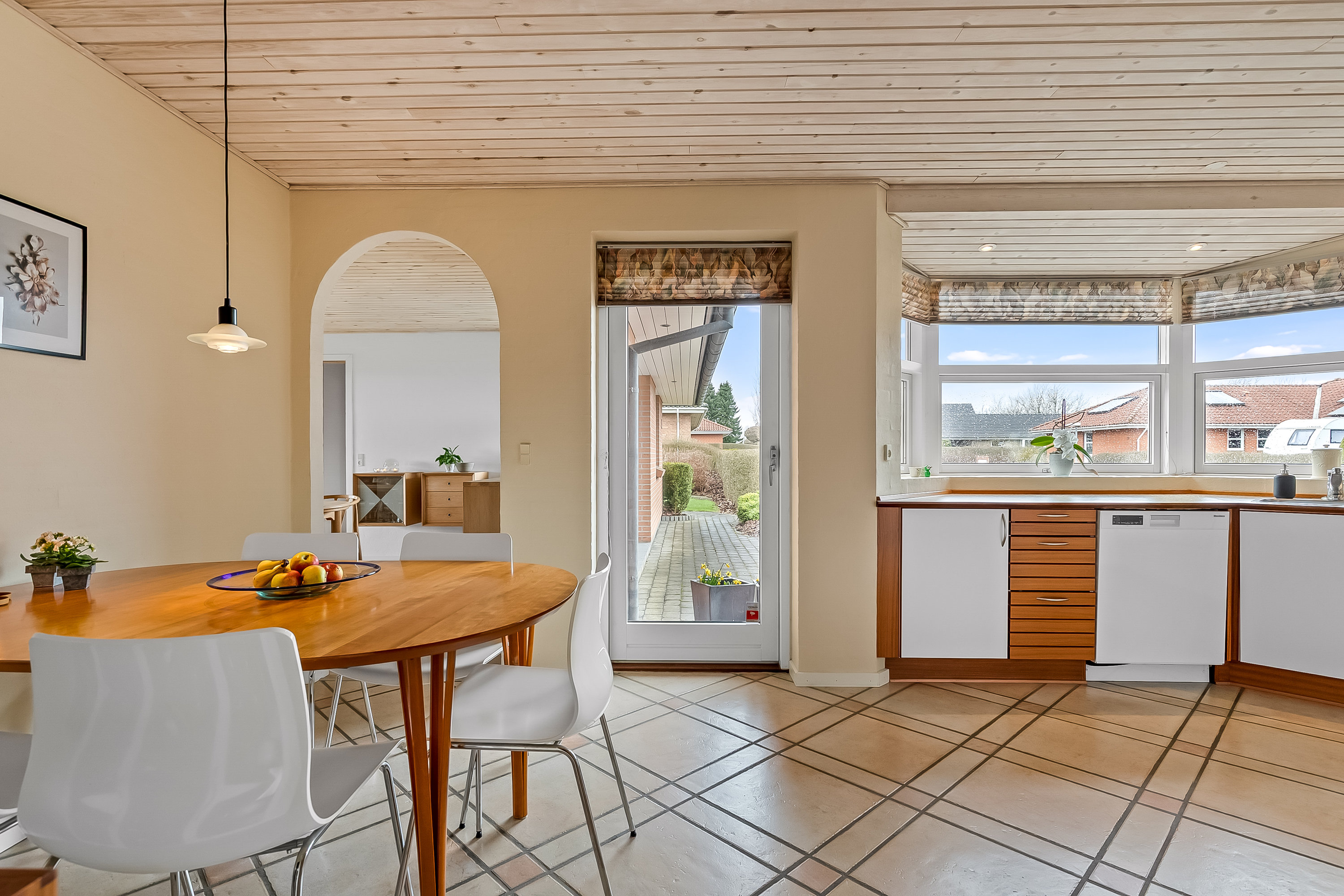 Fremhævet køkken alrum billede i fuldskærmstilstand. Billede af Nybovej 79, Ny Nørup, 7182 Bredsten