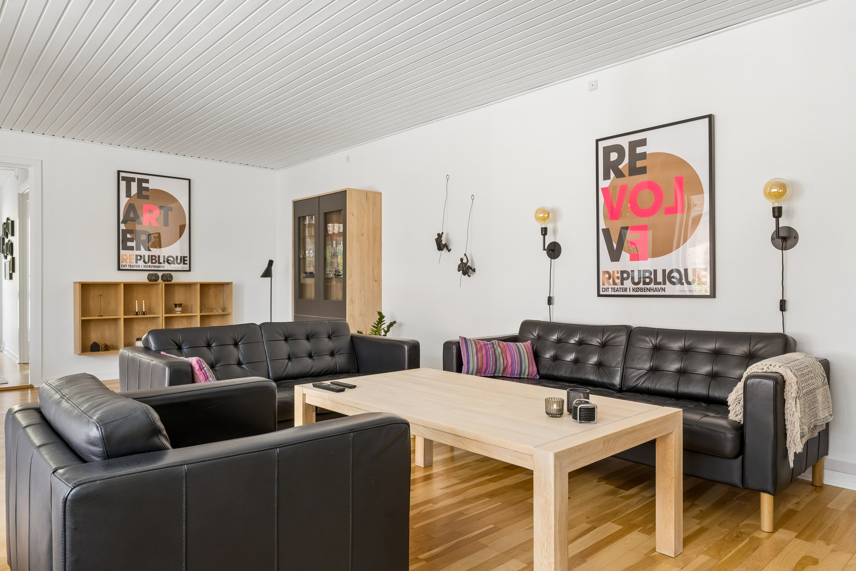 Fremhævet stue billede i fuldskærmstilstand. Billede af Lille Rugbjerg Vej 85, Anderup, 5270 Odense N