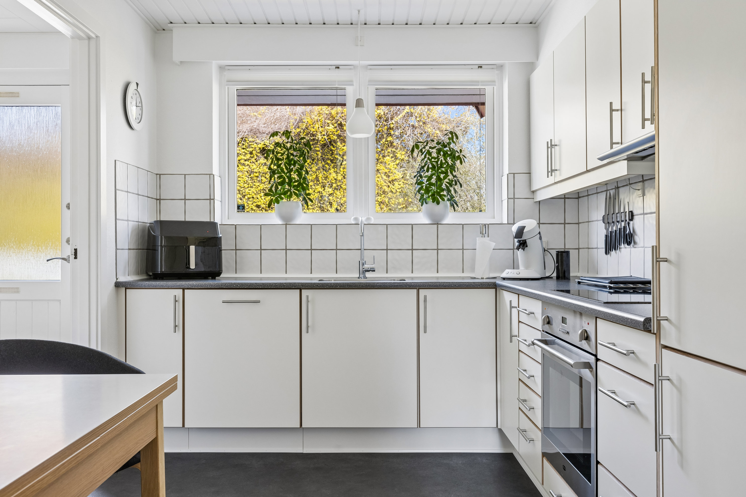 Fremhævet køkken billede i fuldskærmstilstand. Billede af Lille Rugbjerg Vej 85, Anderup, 5270 Odense N