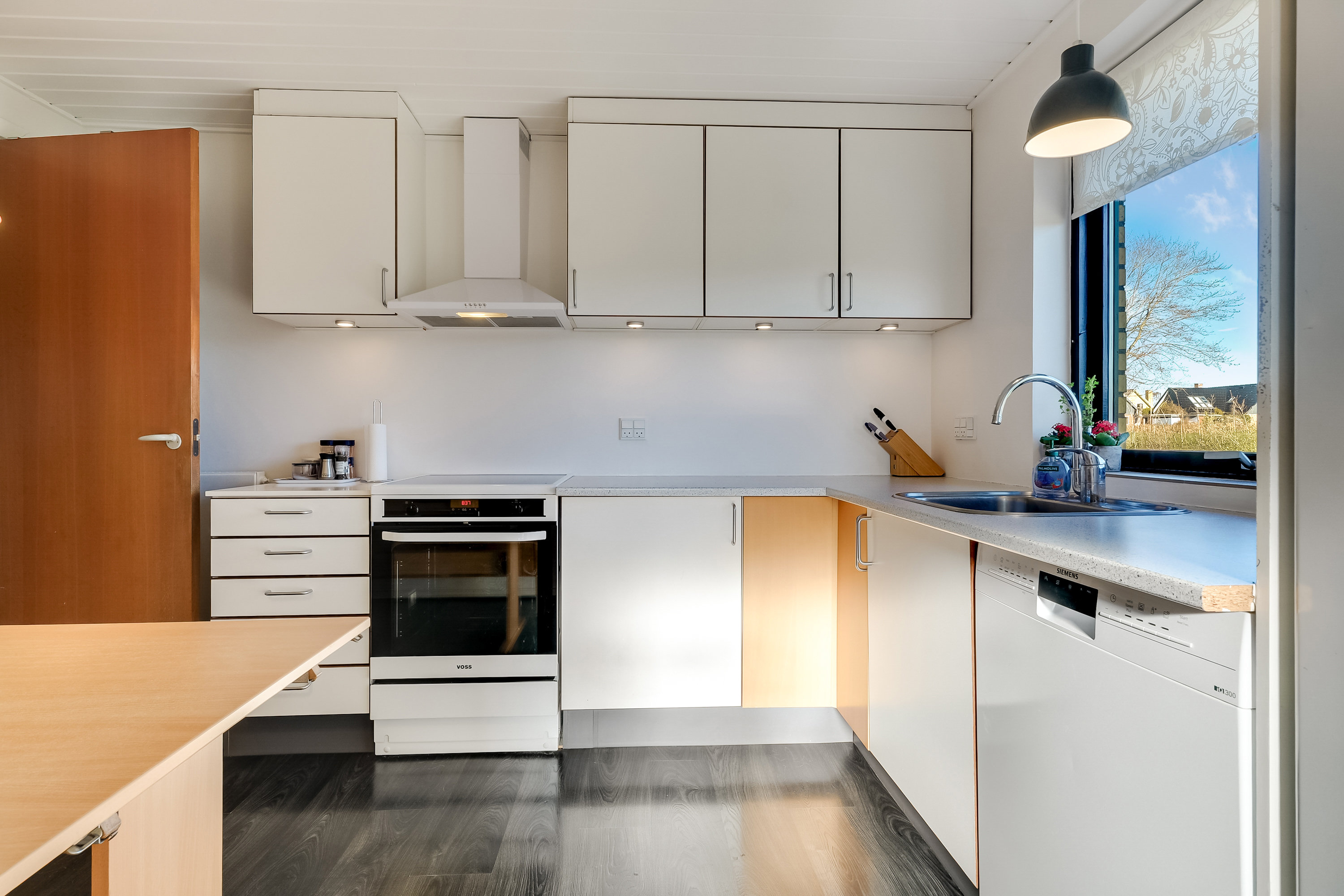 Fremhævet køkken billede i fuldskærmstilstand. Billede af Hjortevænget 42, 5800 Nyborg