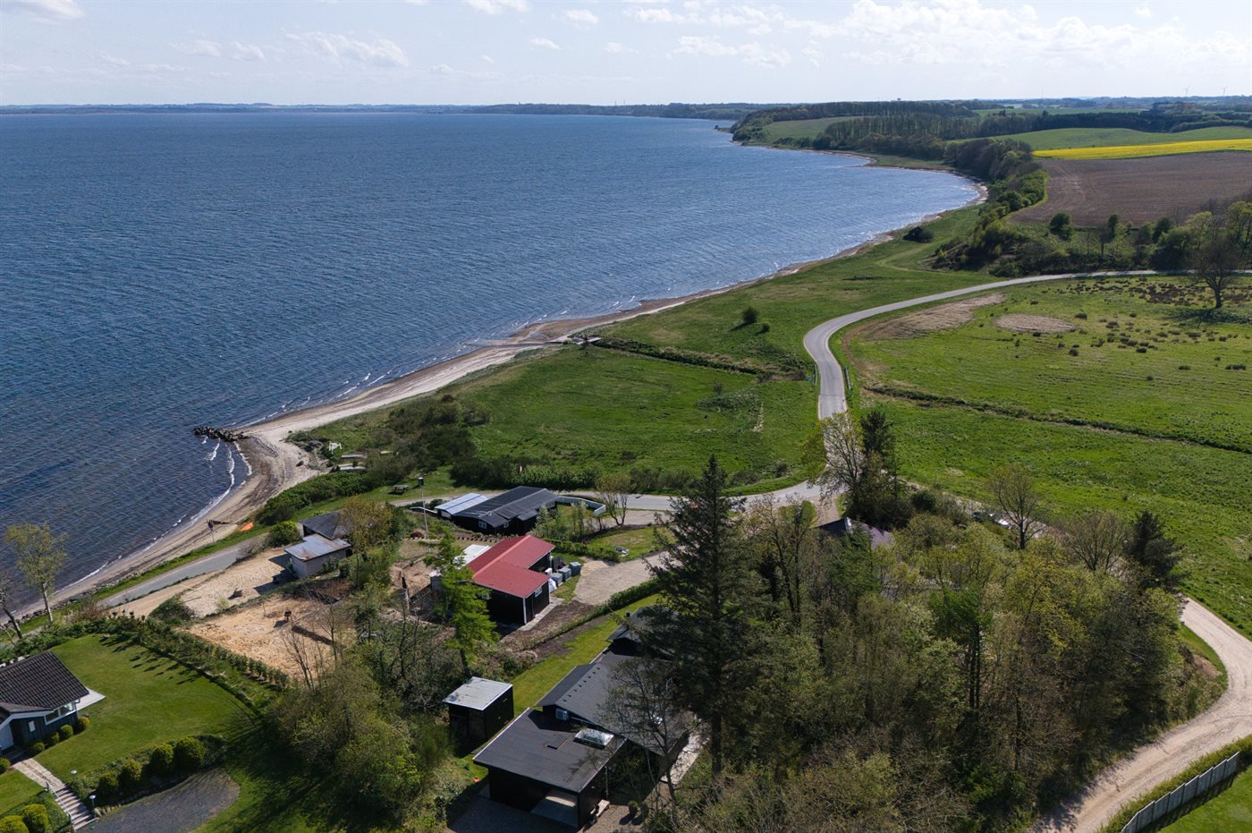 Fremhævet  billede i fuldskærmstilstand. Billede af Lyby Strandvej 1A, Lyby Strand, 7870 Roslev