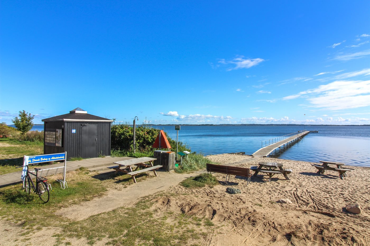 Fremhævet  billede i fuldskærmstilstand. Billede af Lyby Strandvej 1A, Lyby Strand, 7870 Roslev