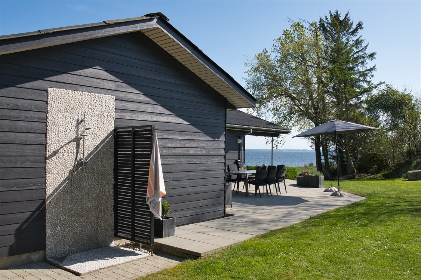 Fremhævet  billede i fuldskærmstilstand. Billede af Lyby Strandvej 1A, Lyby Strand, 7870 Roslev