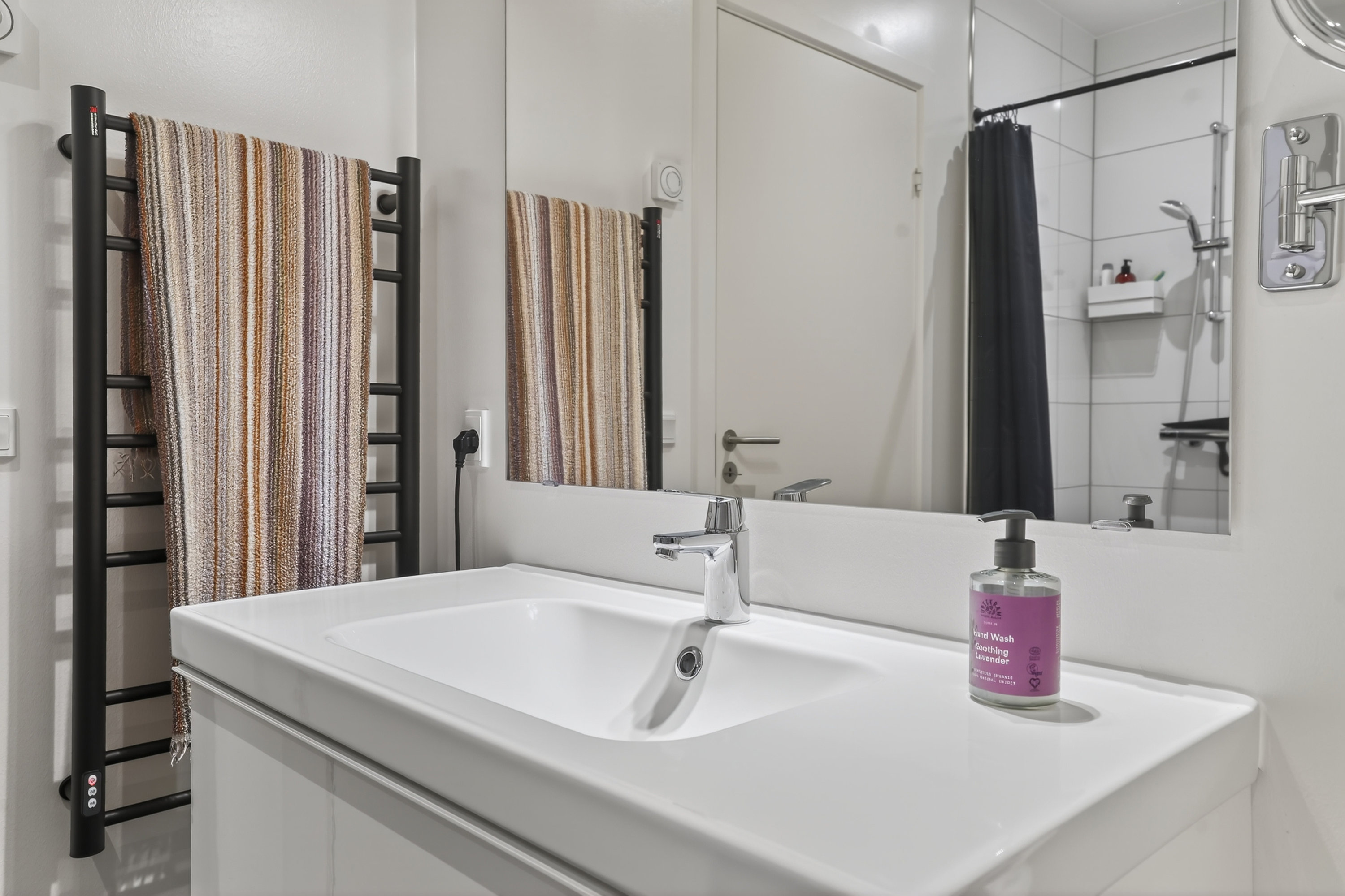 Fremhævet badeværelse billede i fuldskærmstilstand. Billede af Cirkelbuen 95, 3400 Hillerød