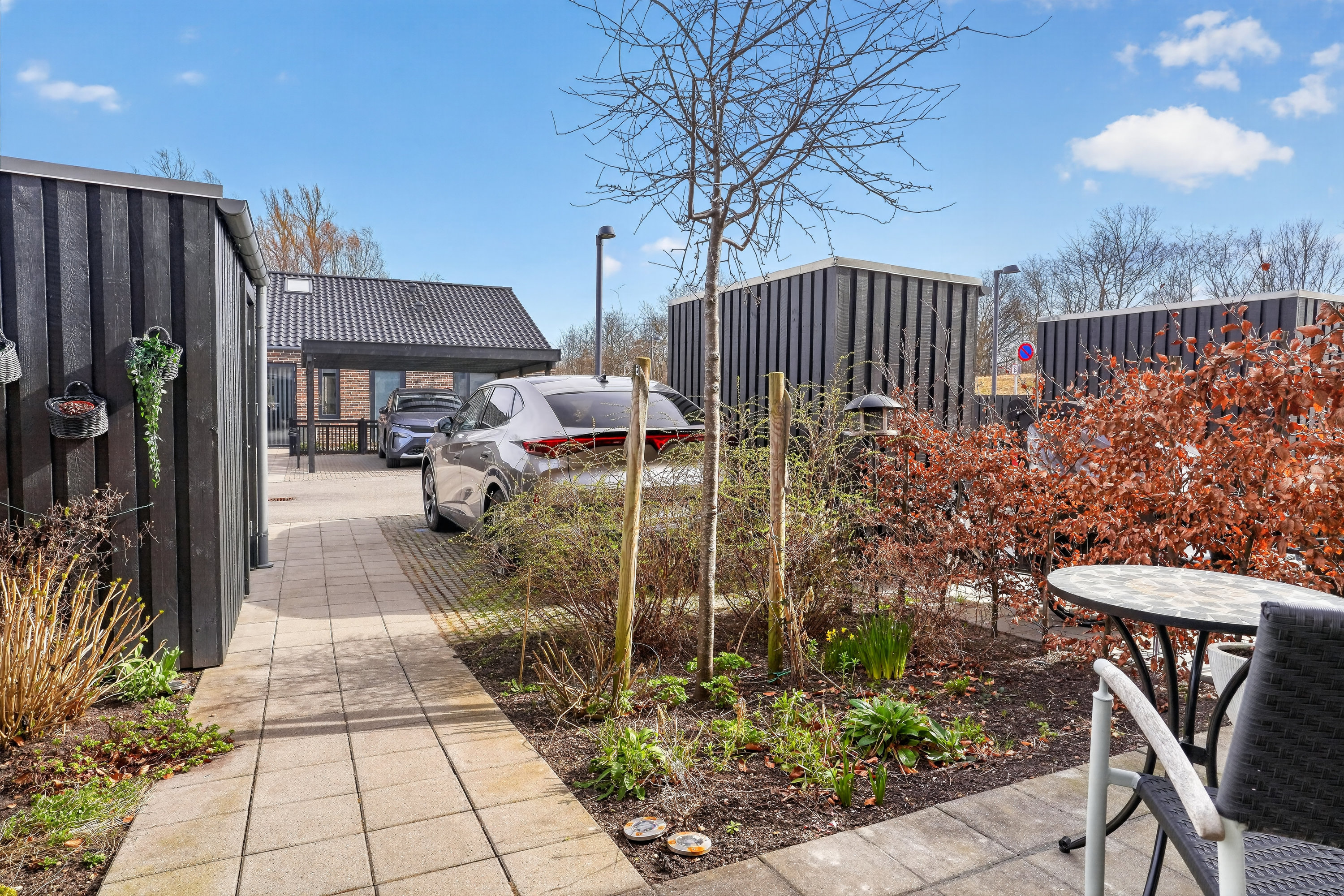 Fremhævet indkørsel billede i fuldskærmstilstand. Billede af Cirkelbuen 95, 3400 Hillerød