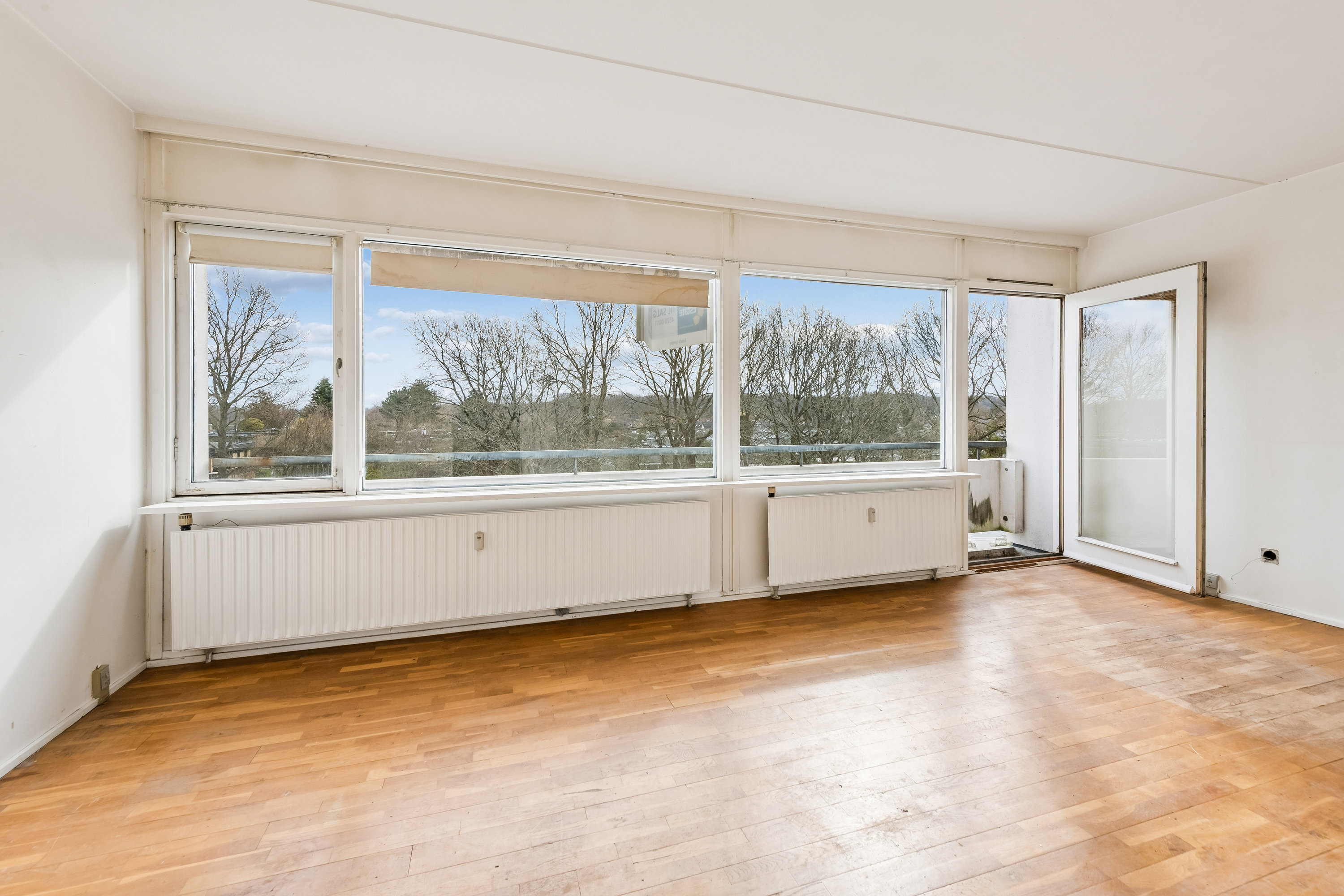 Fremhævet stue billede i fuldskærmstilstand. Billede af Eremitageparken 319, 2. b., 2800 Kongens Lyngby