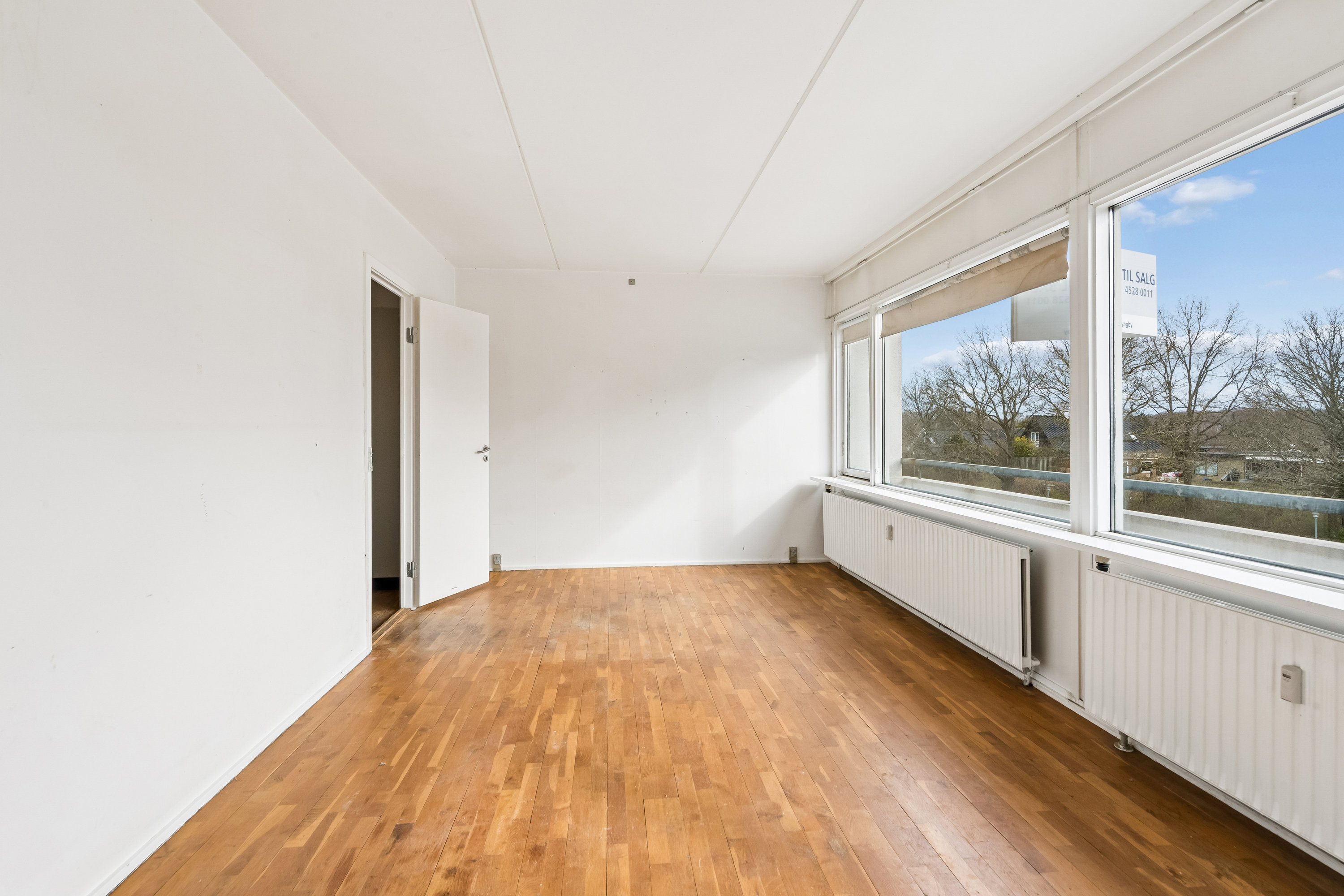 Fremhævet stue billede i fuldskærmstilstand. Billede af Eremitageparken 319, 2. b., 2800 Kongens Lyngby