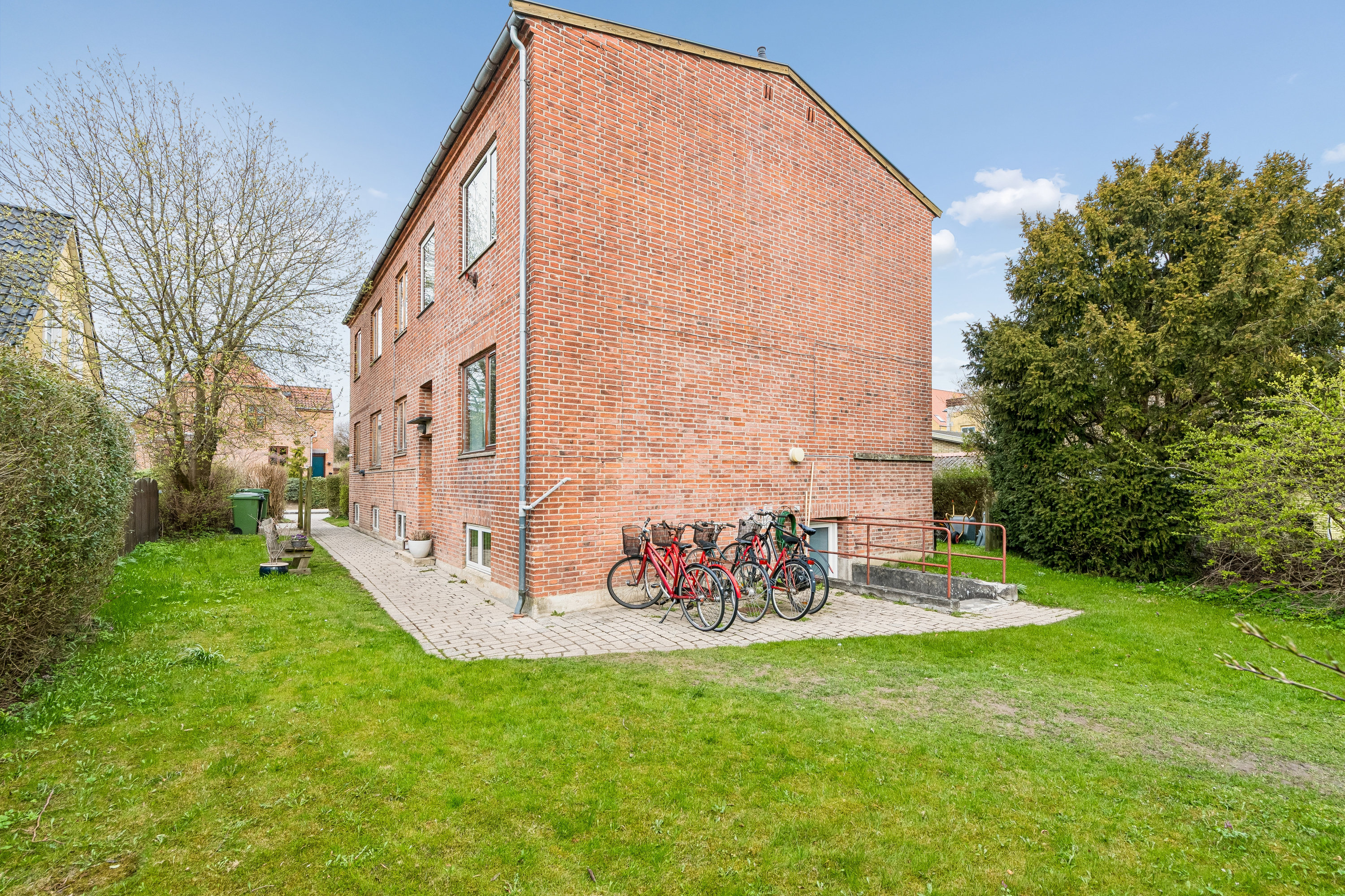 Fremhævet andet billede i fuldskærmstilstand. Billede af Selma Lagerløfs Alle 7, st.. th., 2860 Søborg