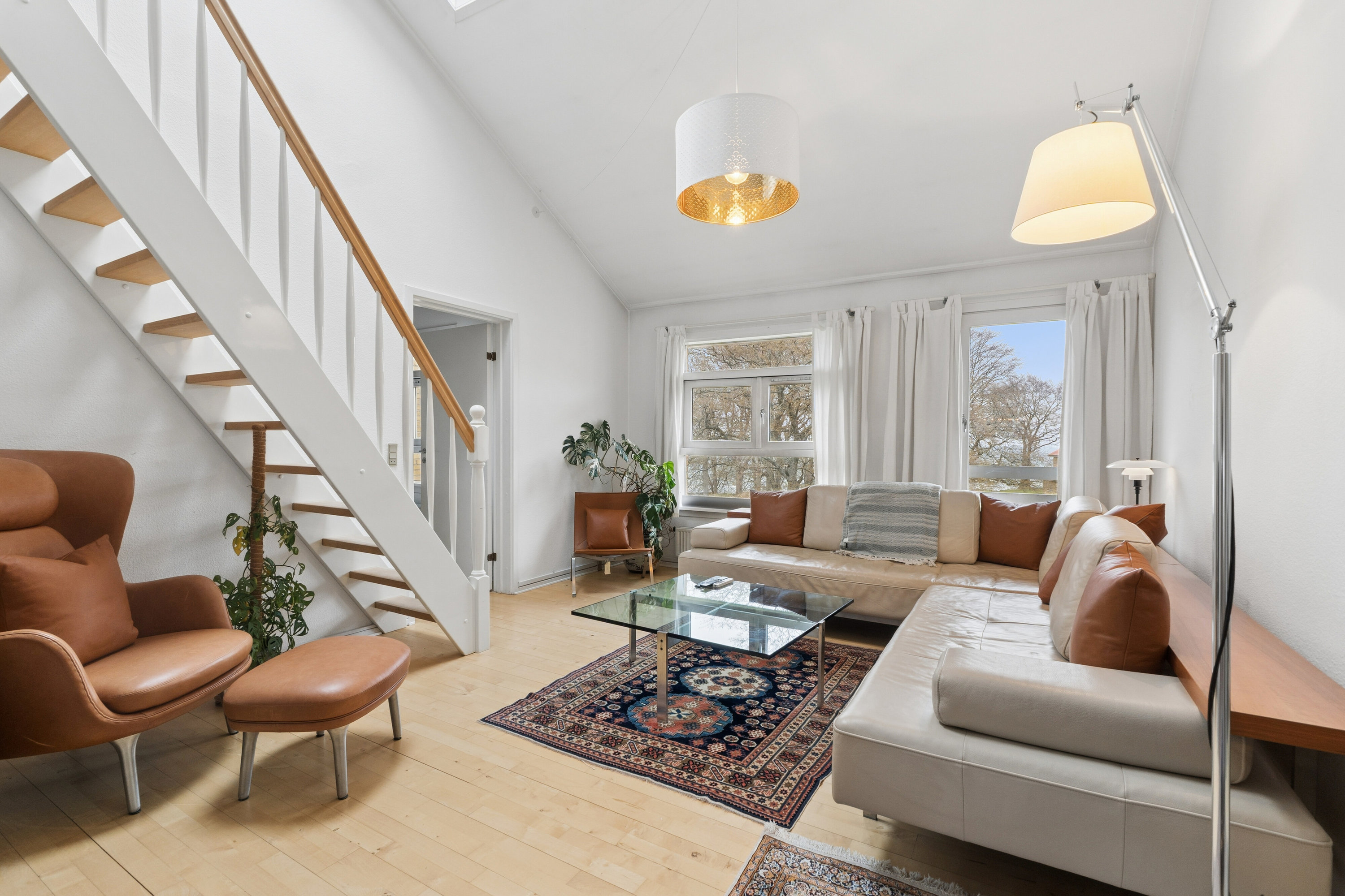 Miniaturebillede 1: stue. Billede af Mikkelborg Park 9, 3. tv., 2970 Hørsholm