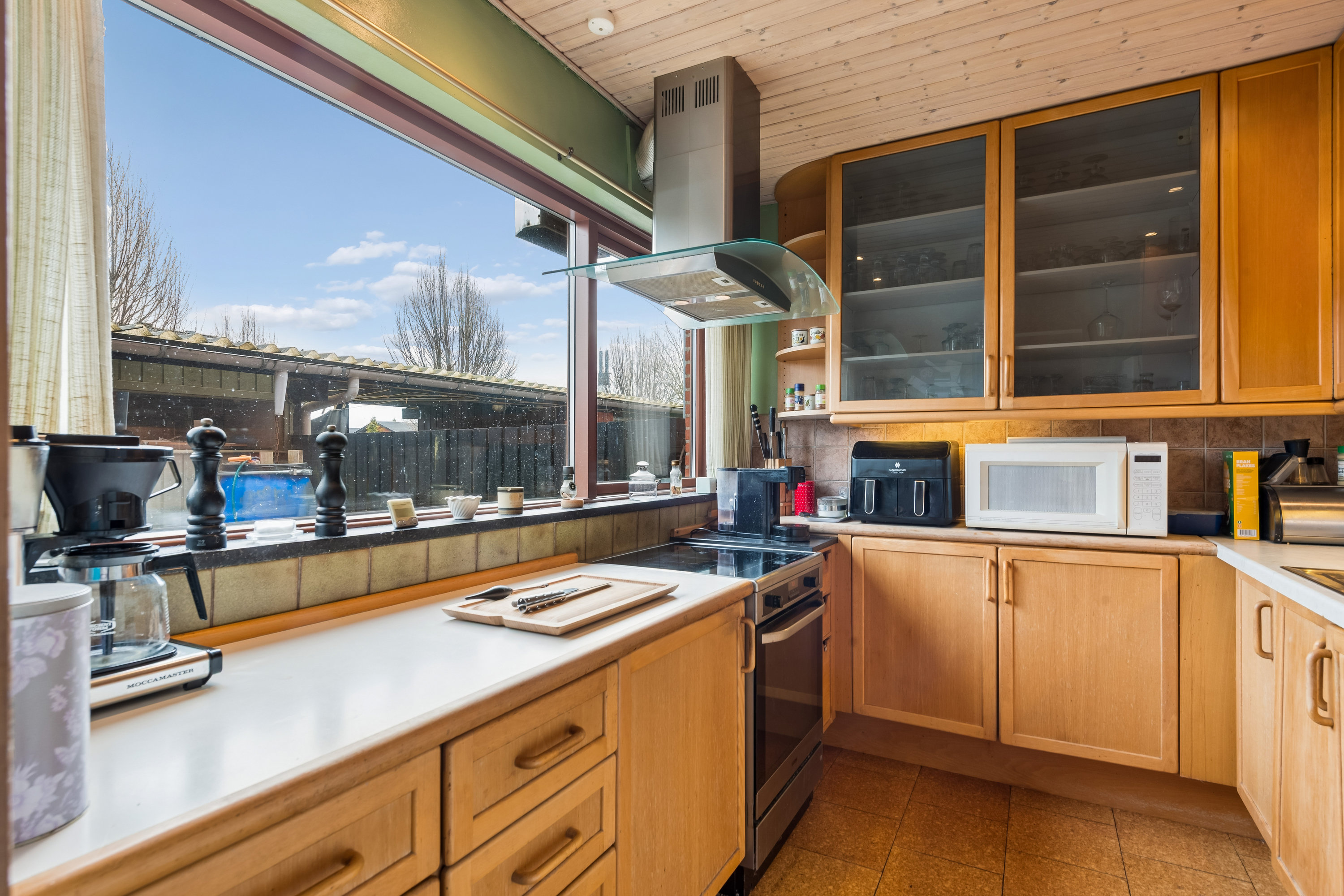 Fremhævet køkken billede i fuldskærmstilstand. Billede af Sankt Mikkels Alle 43, 2630 Taastrup