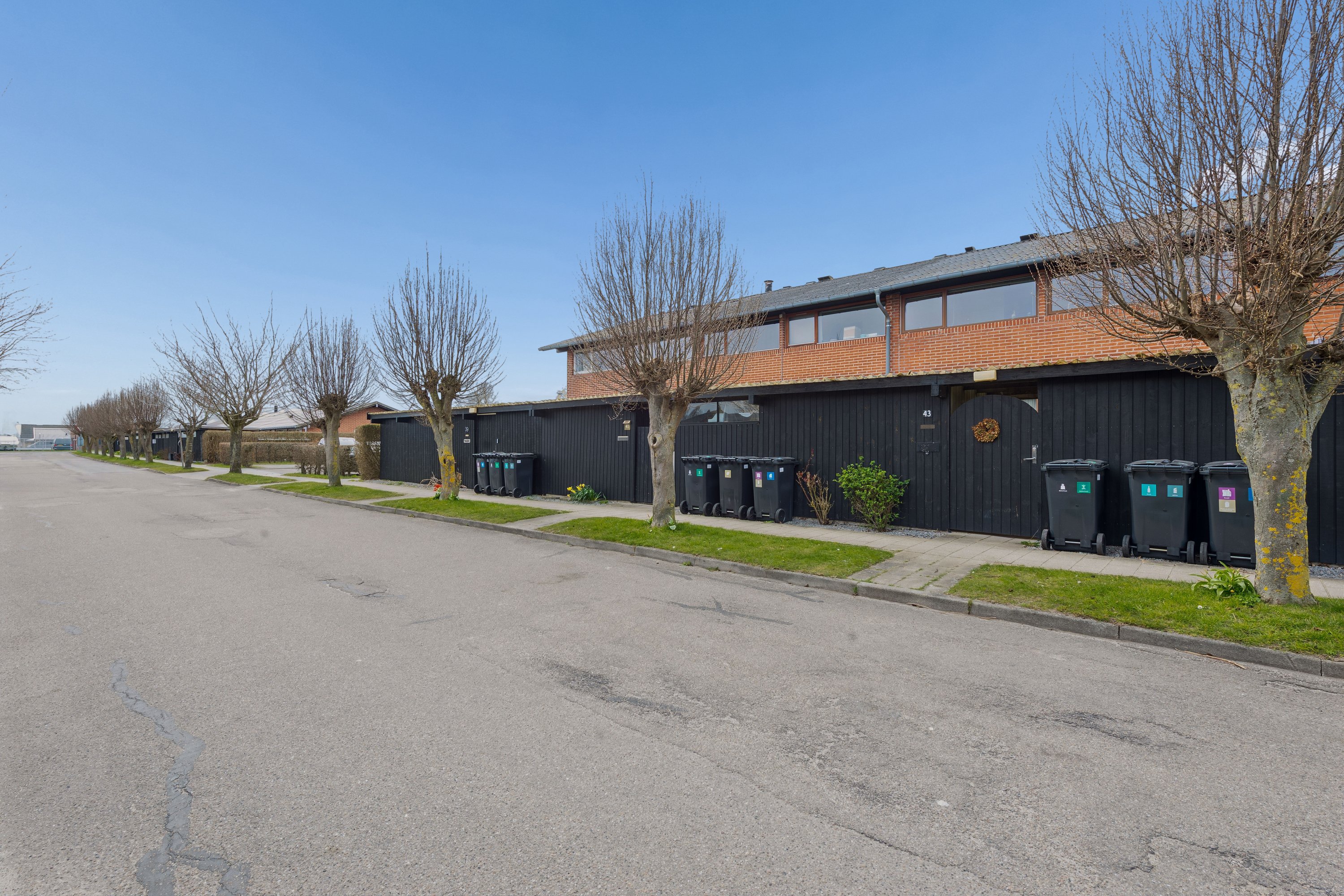 Fremhævet andet billede i fuldskærmstilstand. Billede af Sankt Mikkels Alle 43, 2630 Taastrup