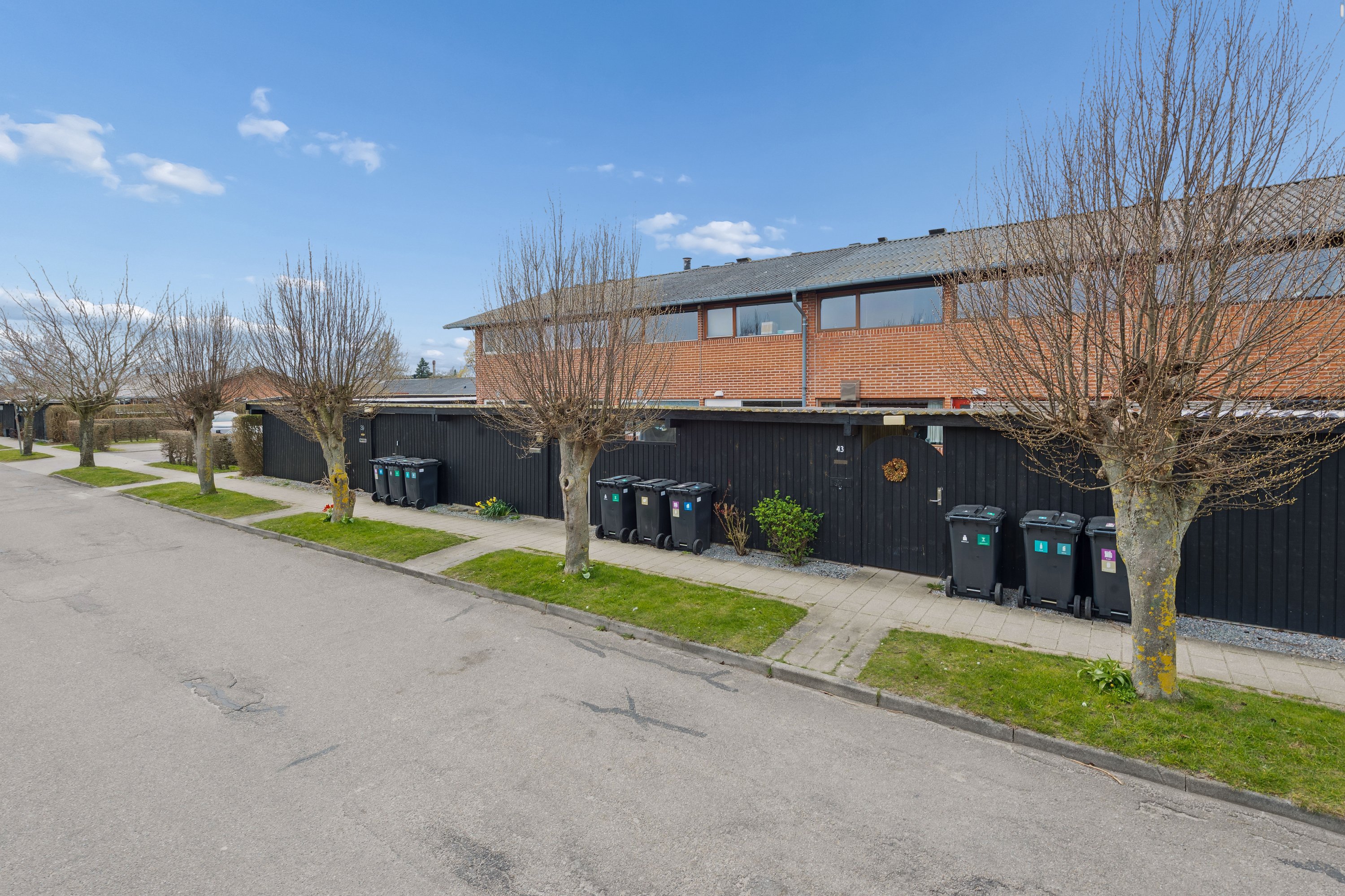 Fremhævet andet billede i fuldskærmstilstand. Billede af Sankt Mikkels Alle 43, 2630 Taastrup