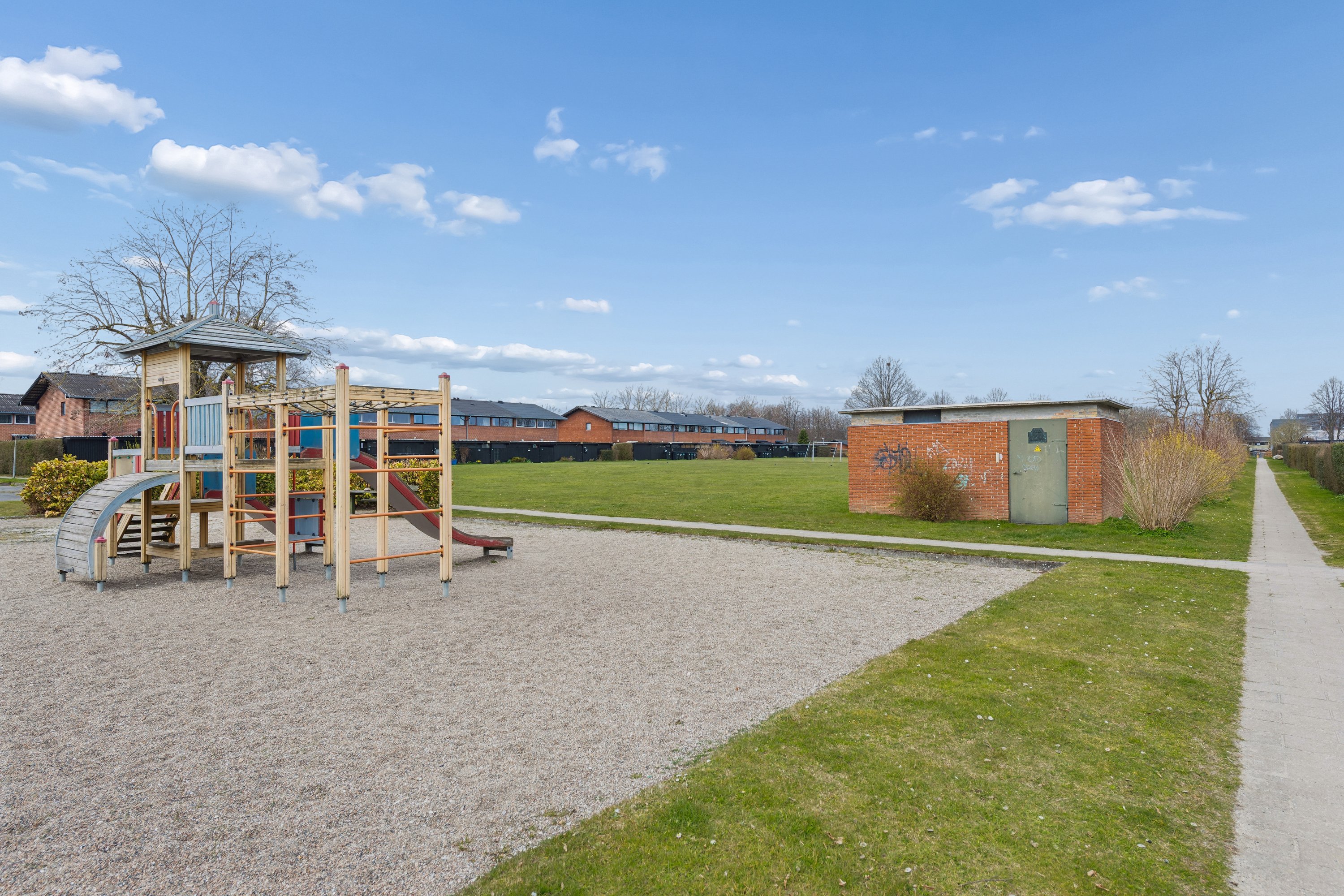 Fremhævet have billede i fuldskærmstilstand. Billede af Sankt Mikkels Alle 43, 2630 Taastrup