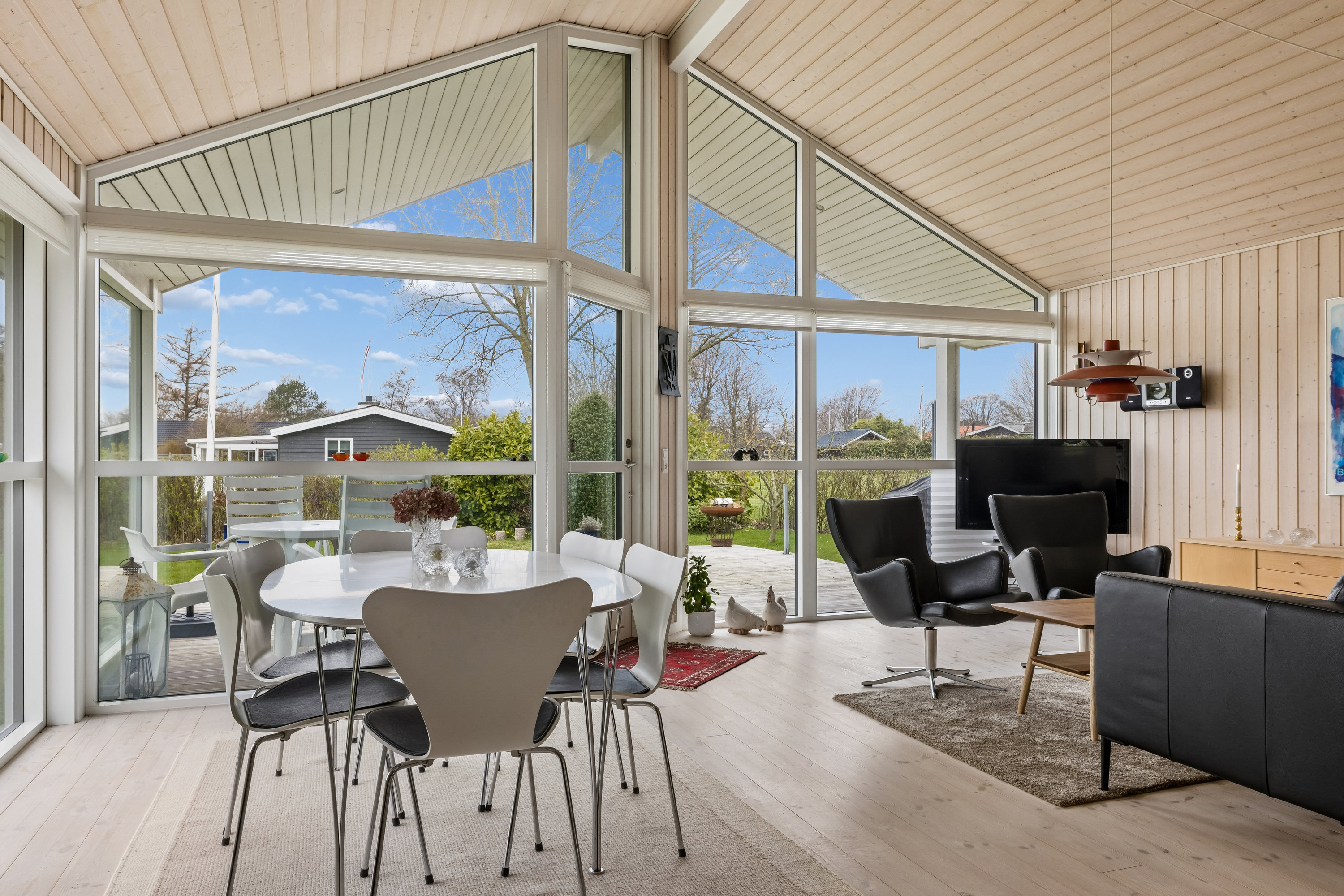 Fremhævet udestue billede i fuldskærmstilstand. Billede af Nørholmsvej 4, Østerballe, 5450 Otterup