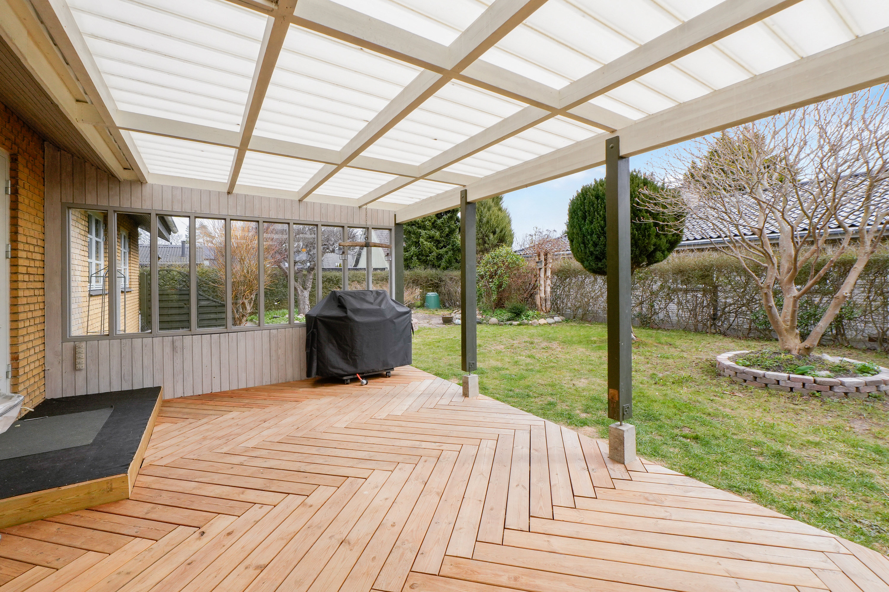 Fremhævet terrasse billede i fuldskærmstilstand. Billede af Pilegårds Vænge 28, 2635 Ishøj