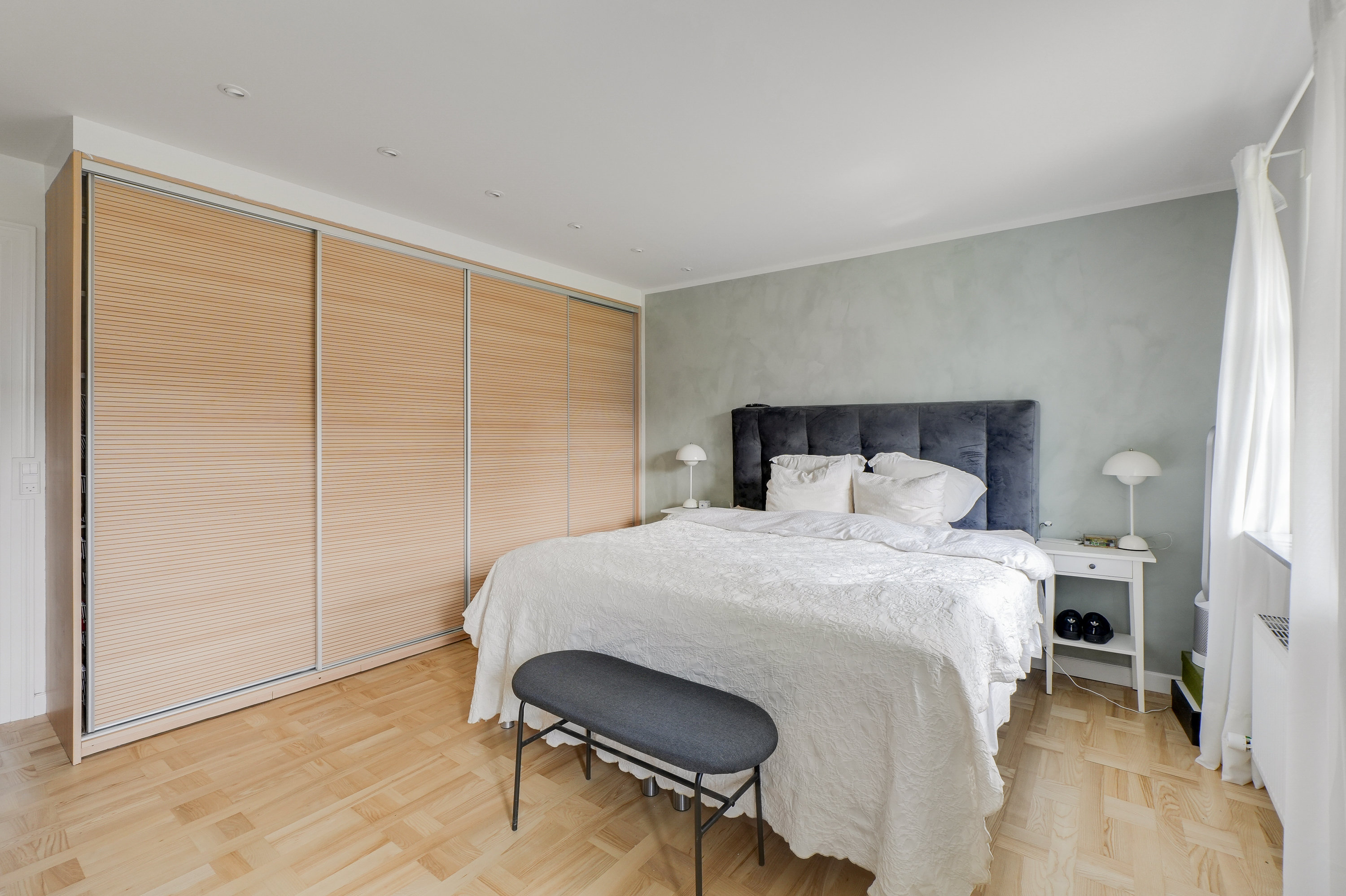 Fremhævet soveværelse billede i fuldskærmstilstand. Billede af Pilegårds Vænge 28, 2635 Ishøj