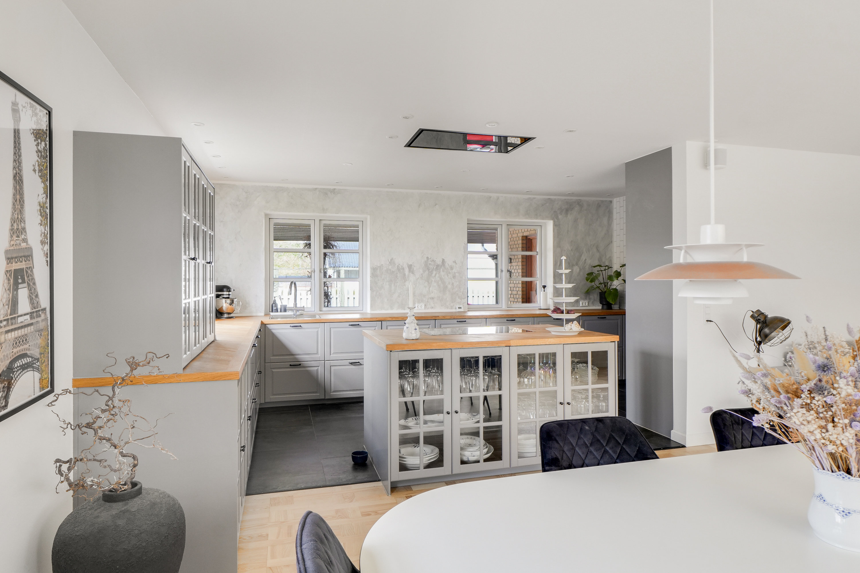 Fremhævet køkken billede i fuldskærmstilstand. Billede af Pilegårds Vænge 28, 2635 Ishøj