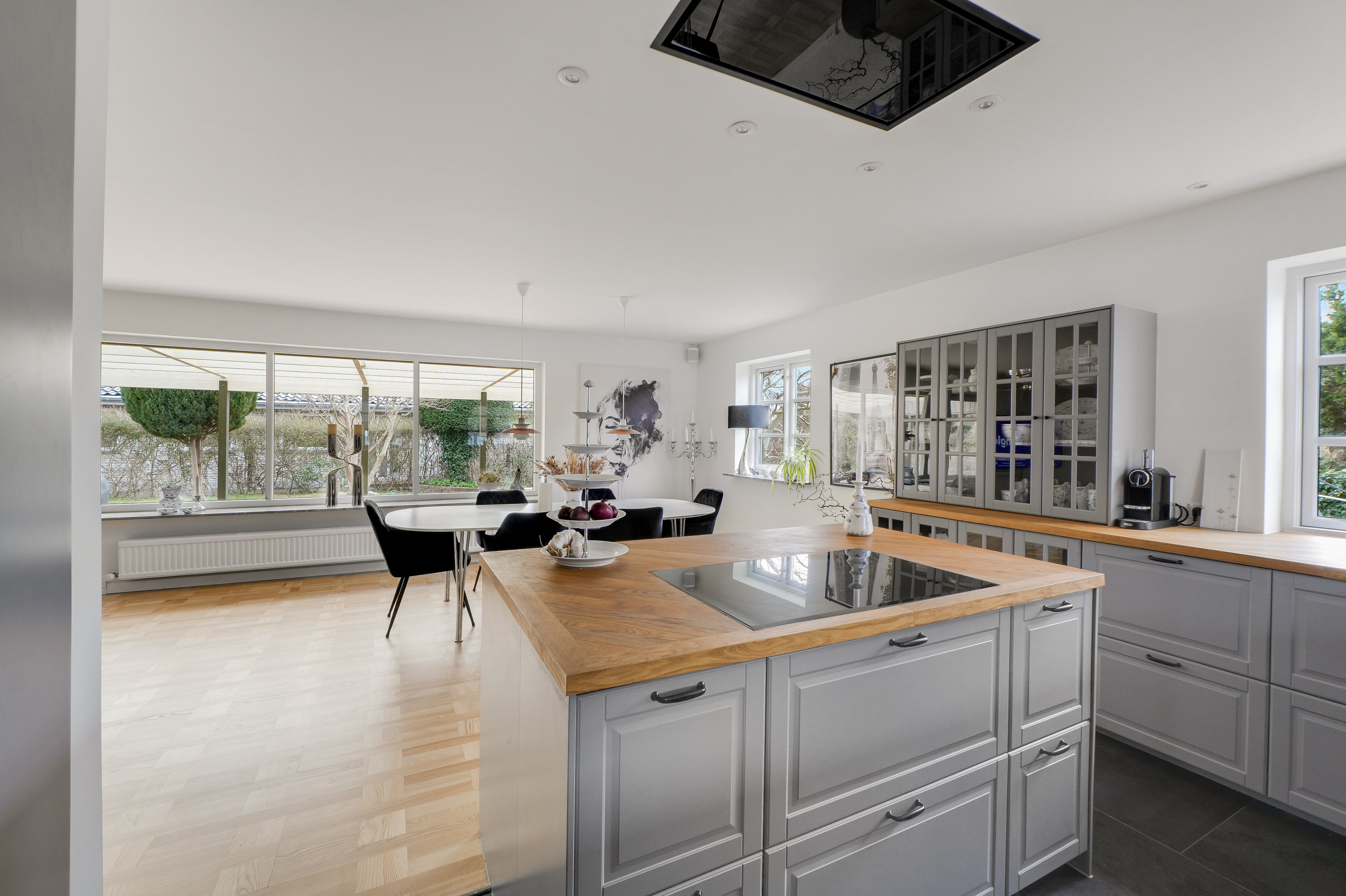 Fremhævet køkken billede i fuldskærmstilstand. Billede af Pilegårds Vænge 28, 2635 Ishøj